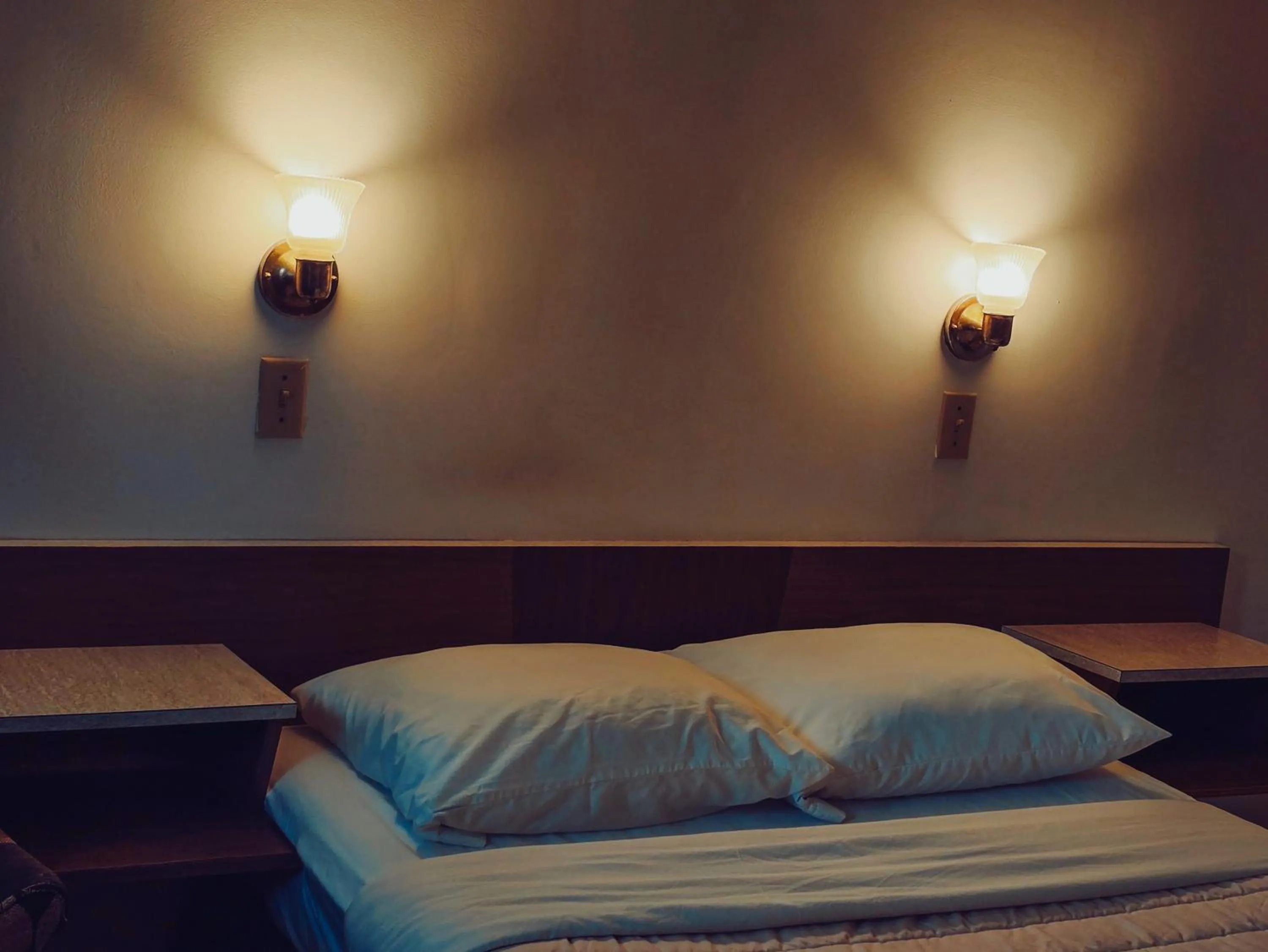 Bed in Norfolk Motel