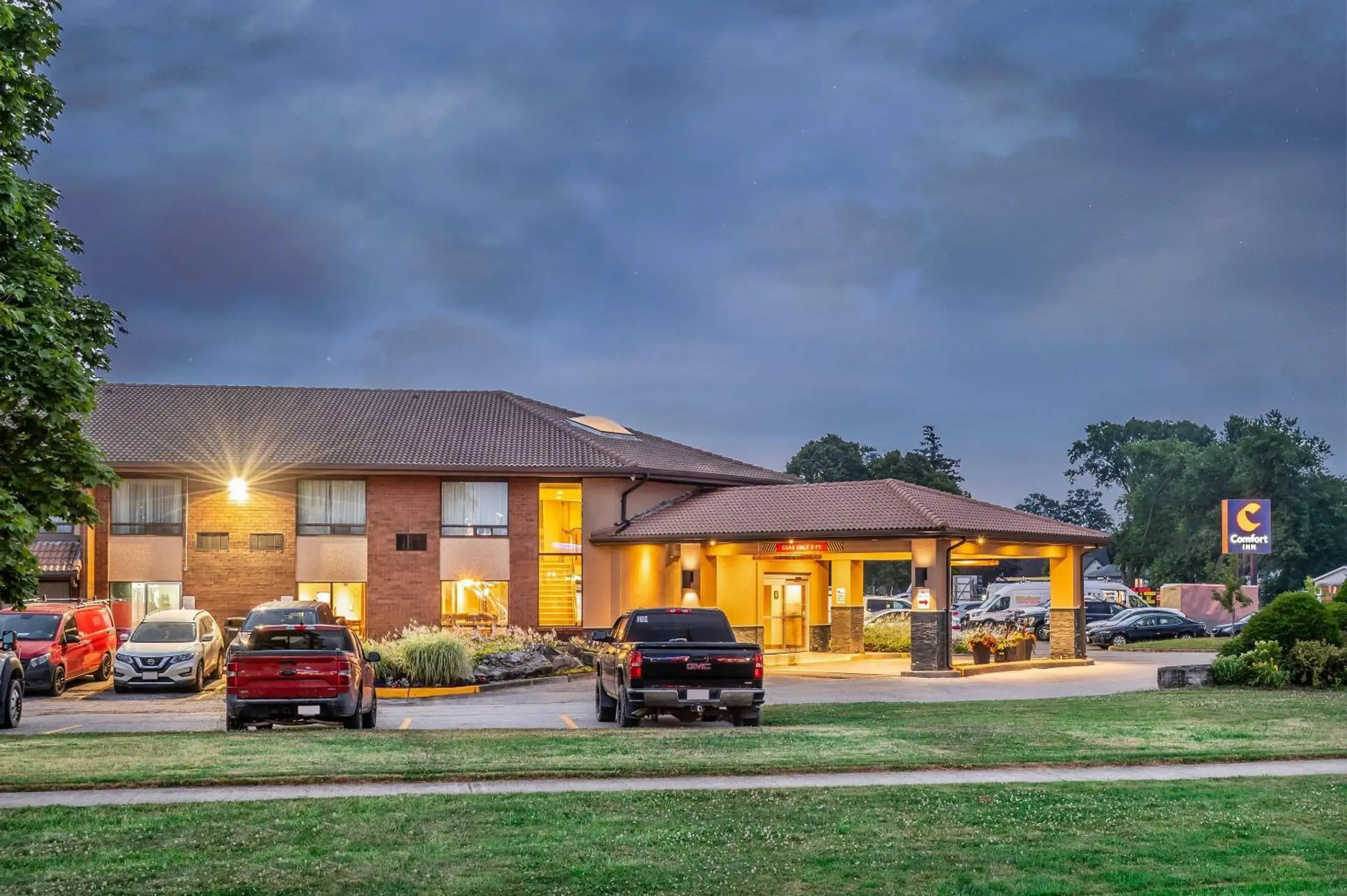 Property building in Comfort Inn Property building in Comfort Inn