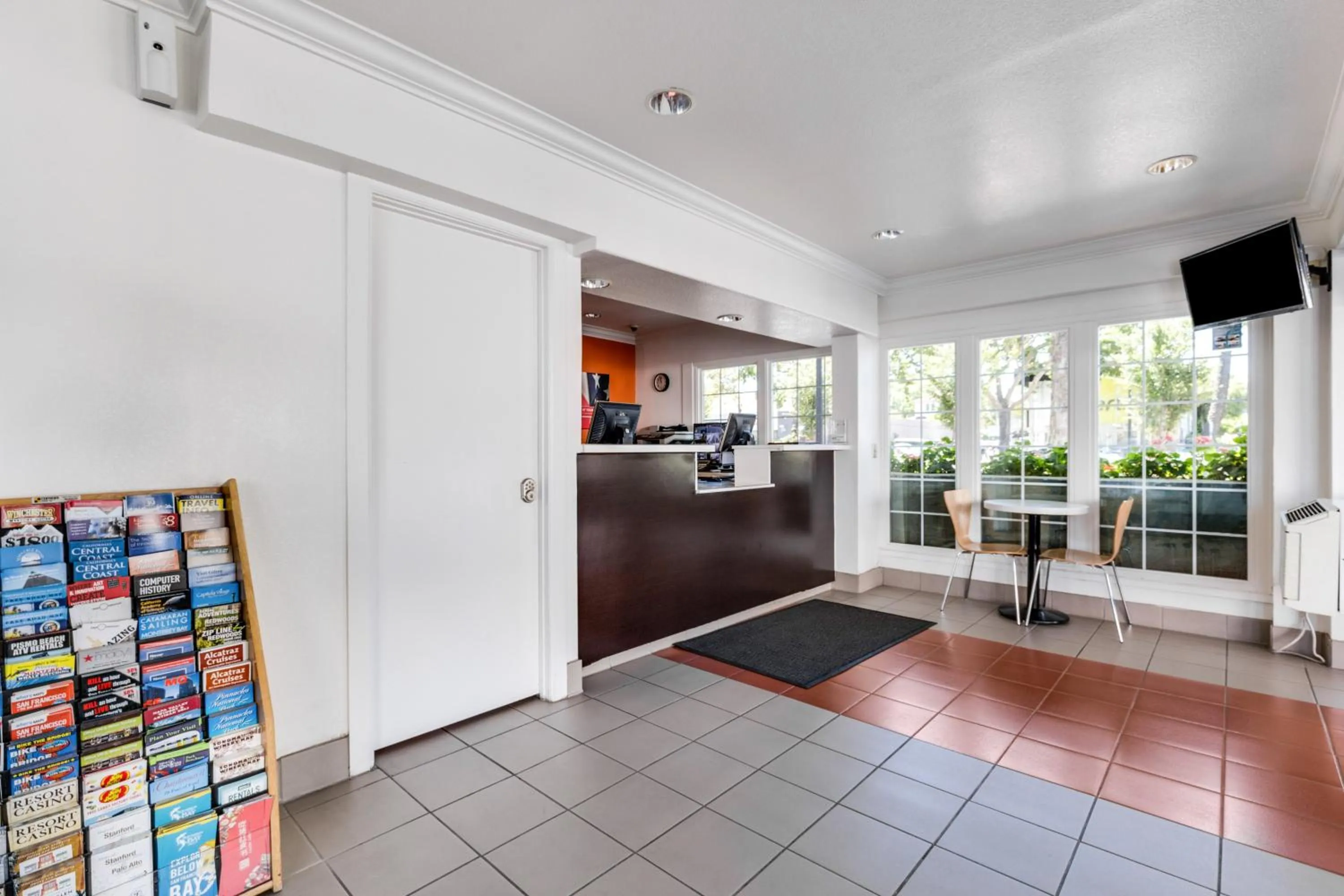 Lobby or reception in Motel 6-San Jose, CA - Convention Center