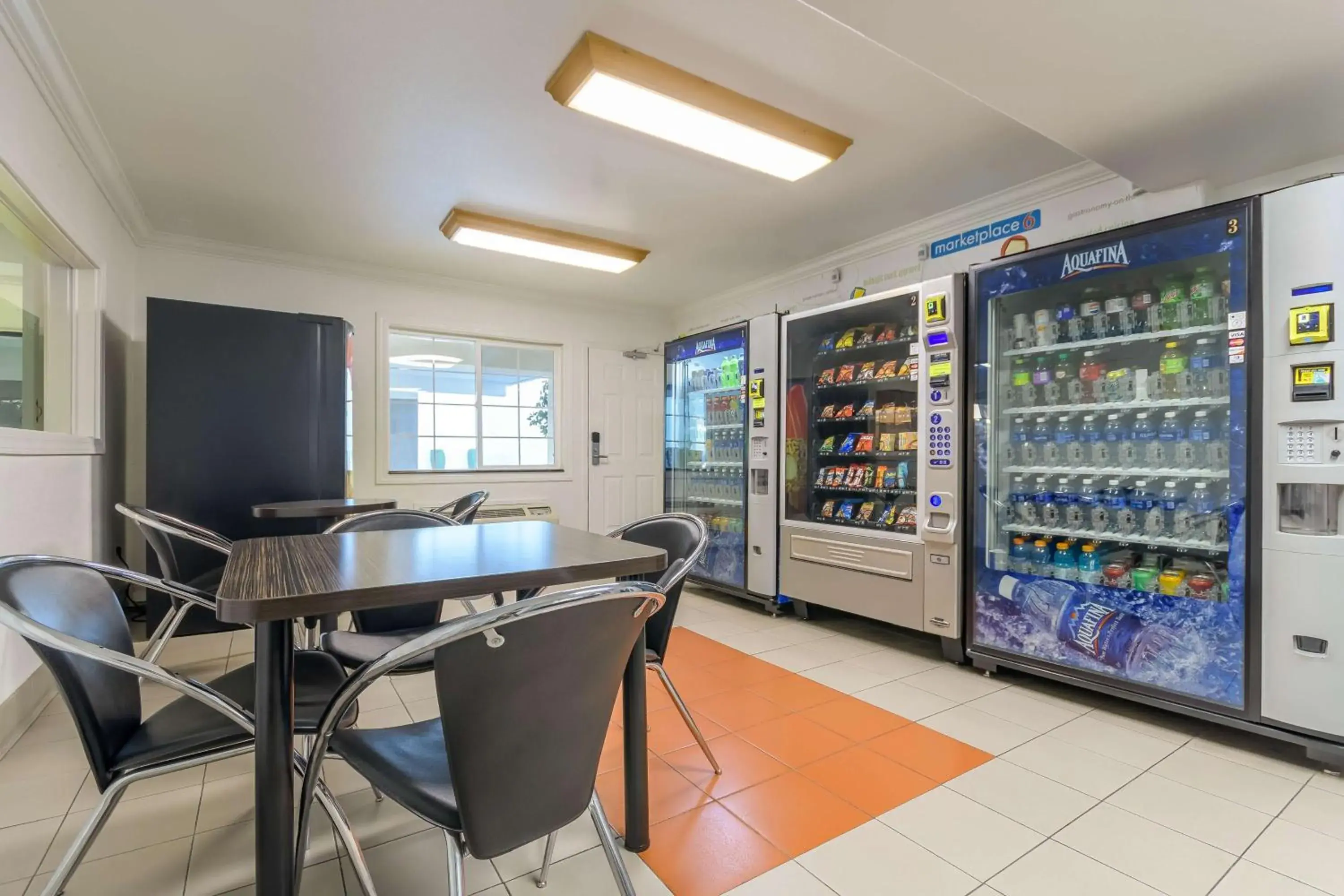 Property building in Motel 6-San Jose, CA - Convention Center Property building in Motel 6-San Jose, CA - Convention Center