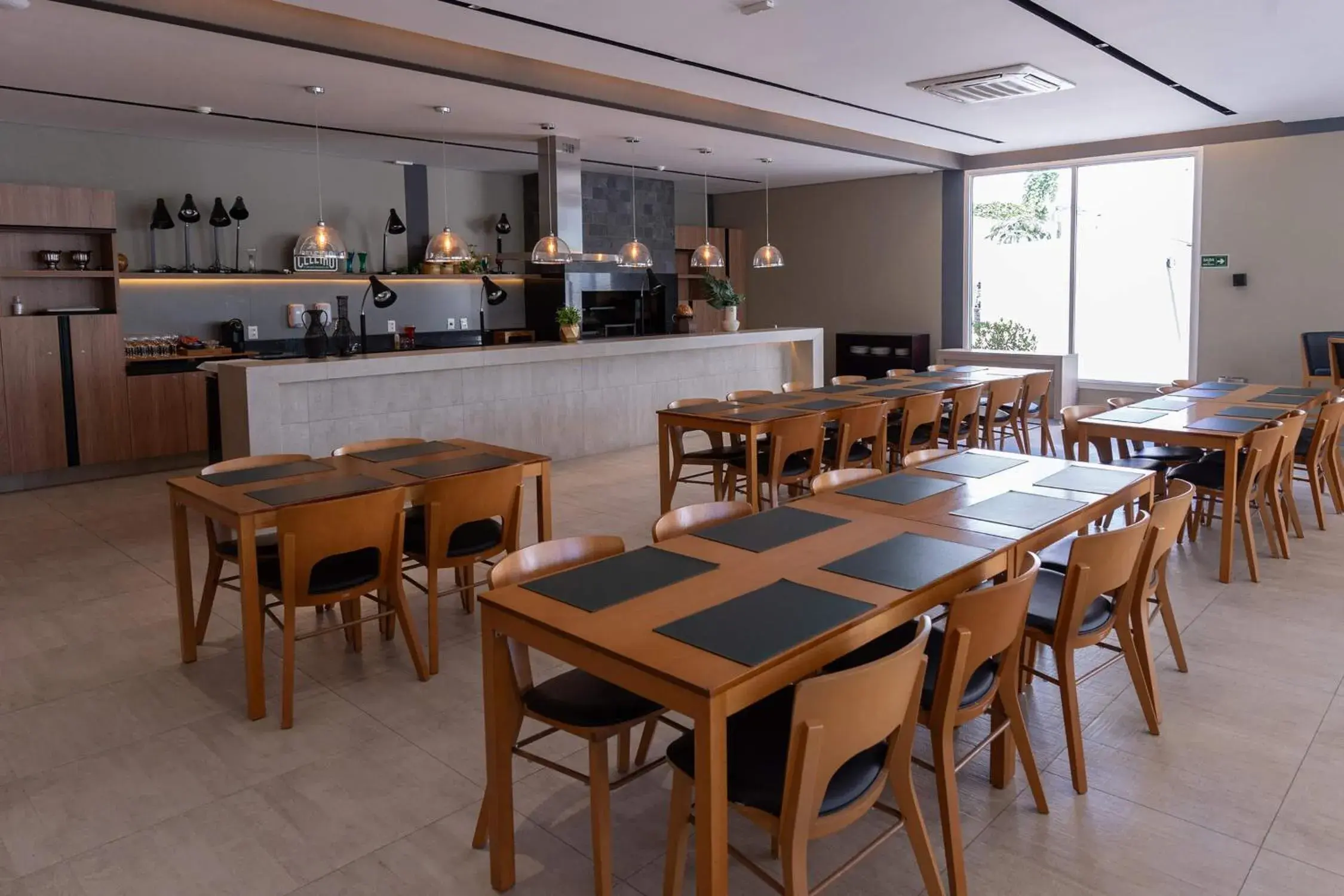 Restaurant/places to eat in Hotel Deville Prime Cuiabá Restaurant/places to eat in Hotel Deville Prime Cuiabá