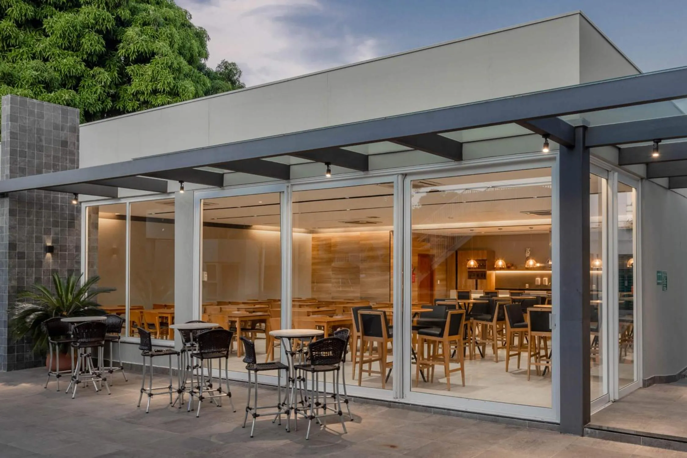 Restaurant/places to eat in Hotel Deville Prime Cuiabá