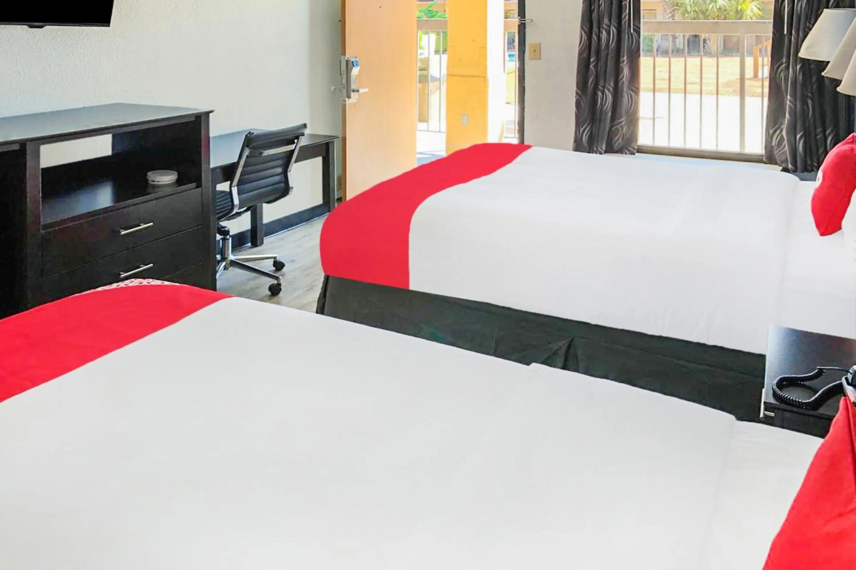 Bedroom in OYO Hotel Baton Rouge Mid City