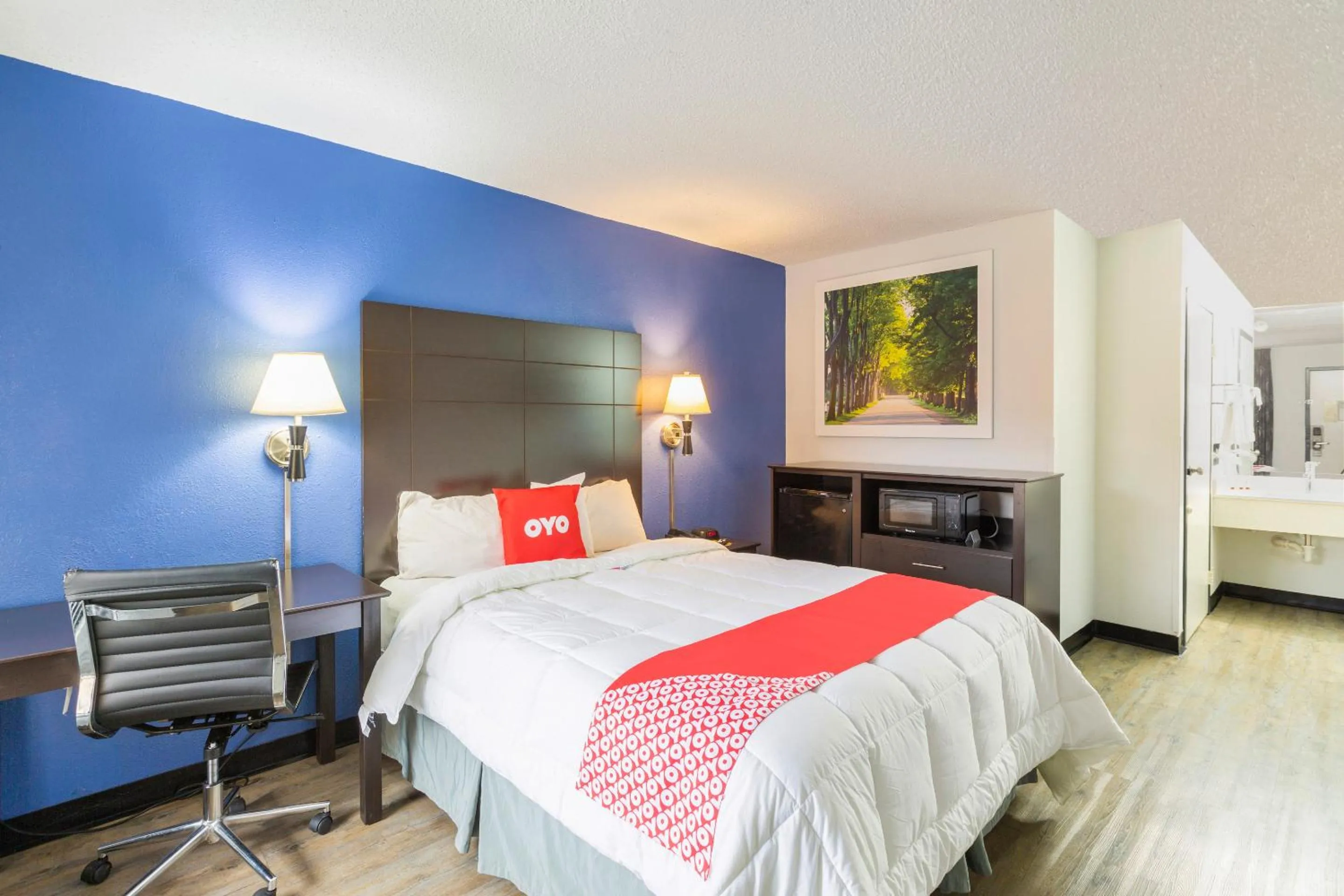 Bedroom in OYO Hotel Baton Rouge Mid City