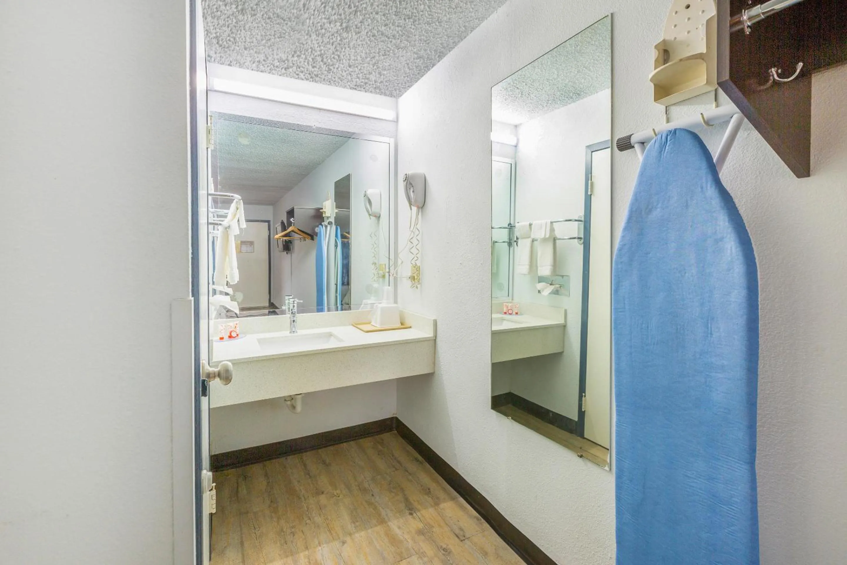 Bathroom in OYO Hotel Baton Rouge Mid City