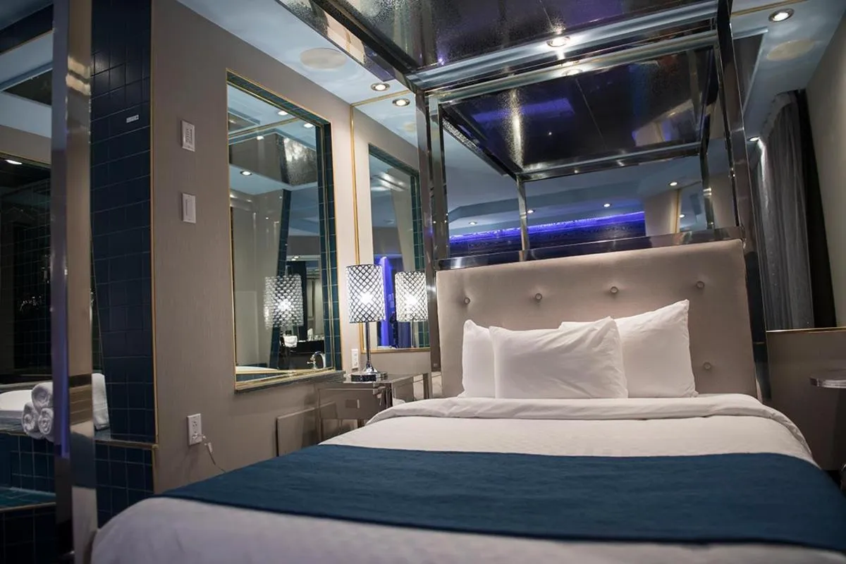 Bed in Hôtel Le Rivage