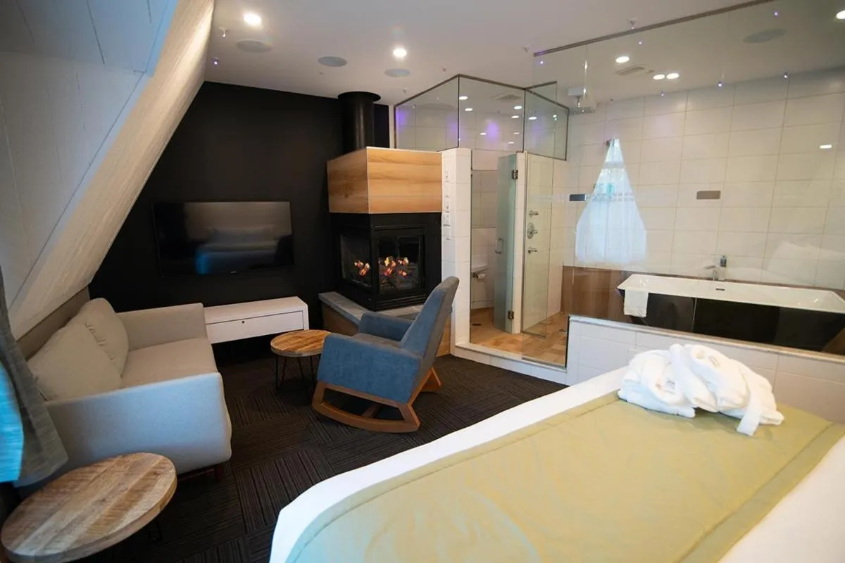 Bed in Hôtel Le Rivage