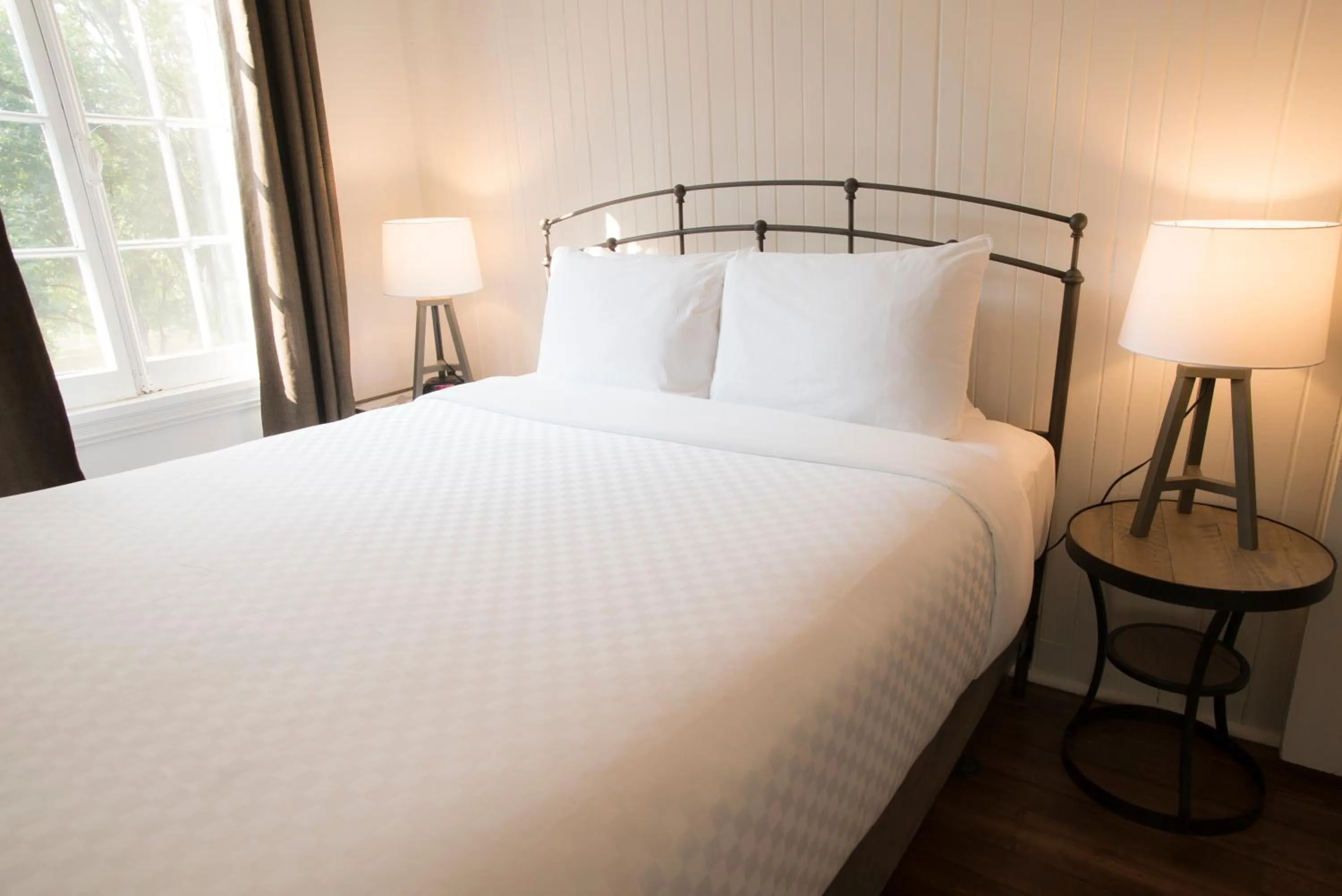 Bed in Hôtel Le Rivage