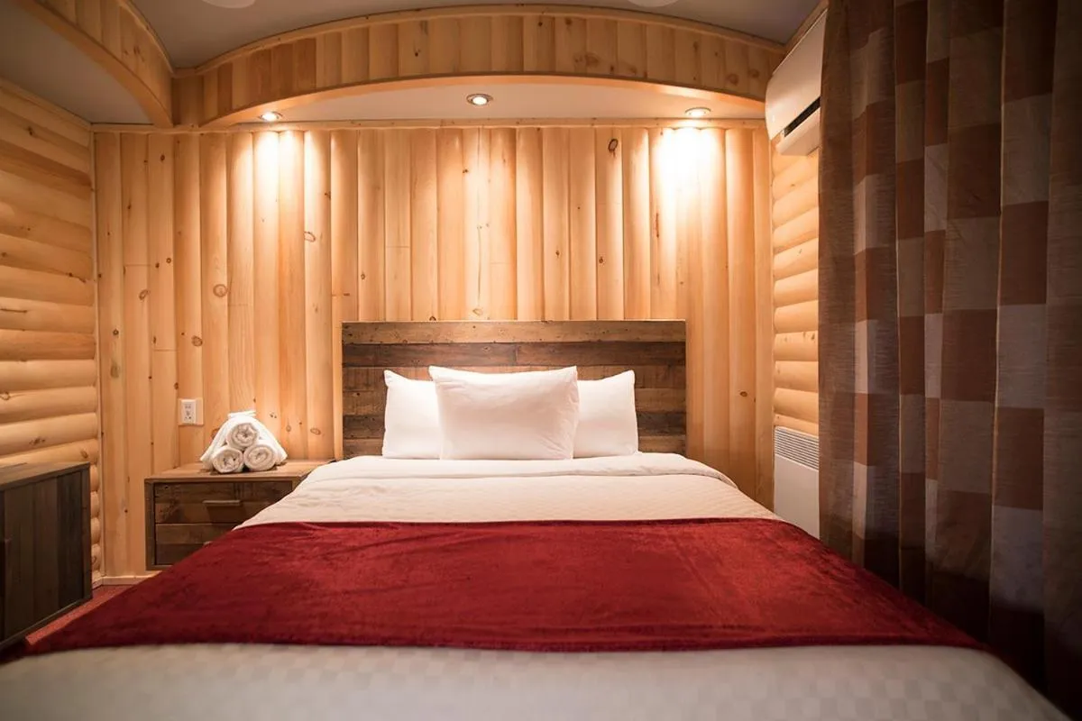 Bed in Hôtel Le Rivage