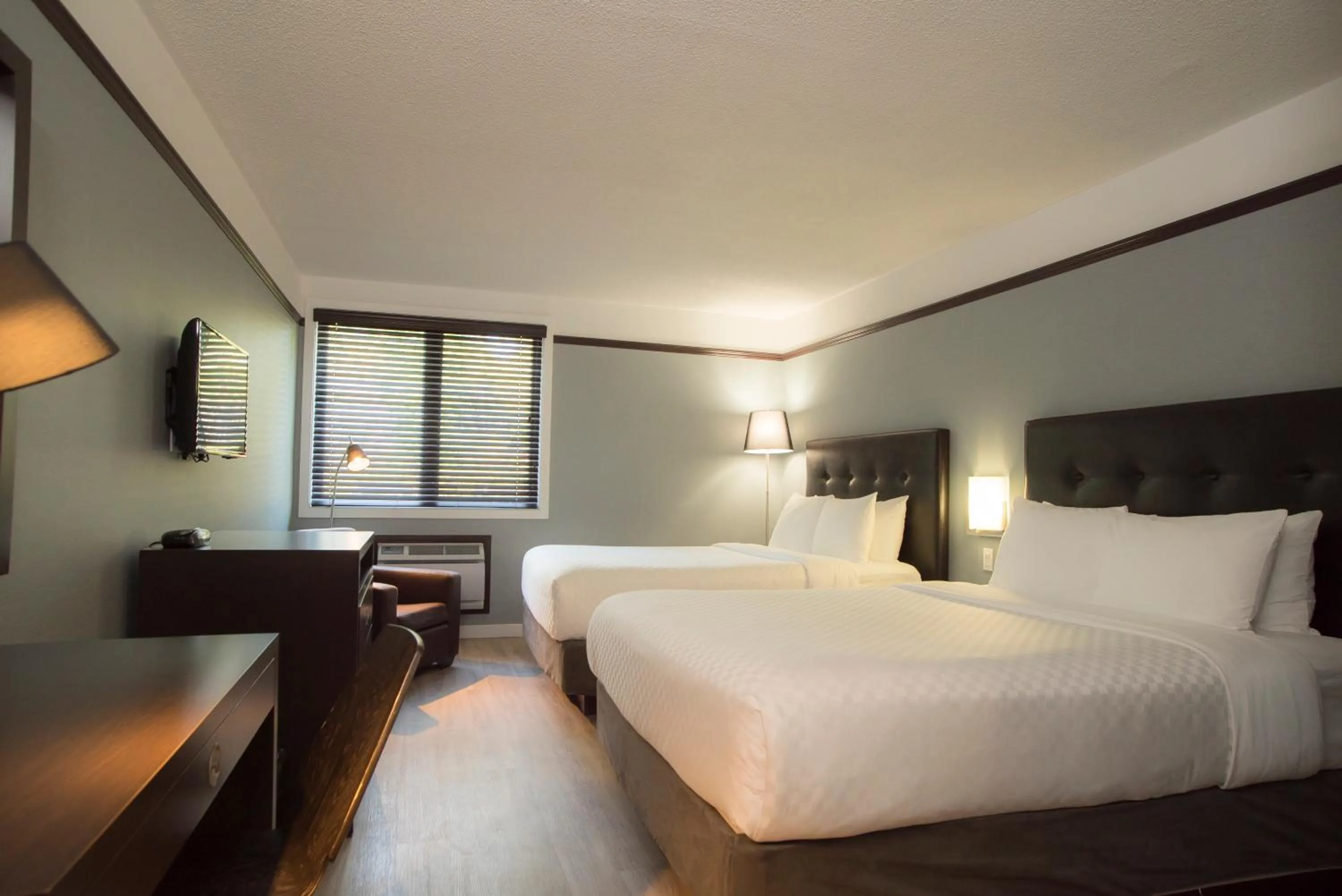 Bed in Hôtel Le Rivage