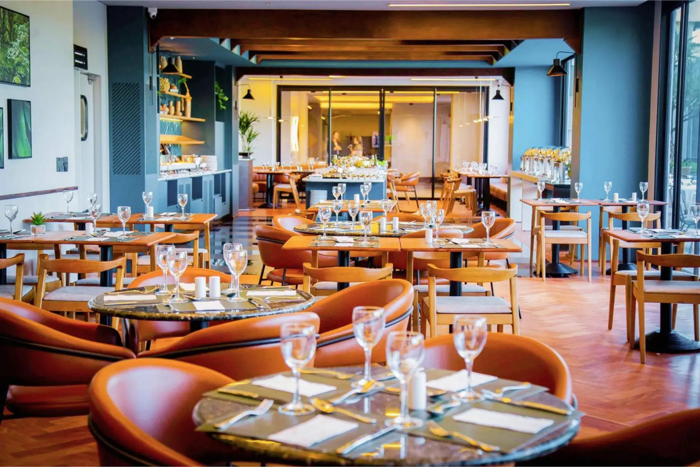 Restaurant/places to eat in Hotel Deville Business Maringá Restaurant/places to eat in Hotel Deville Business Maringá