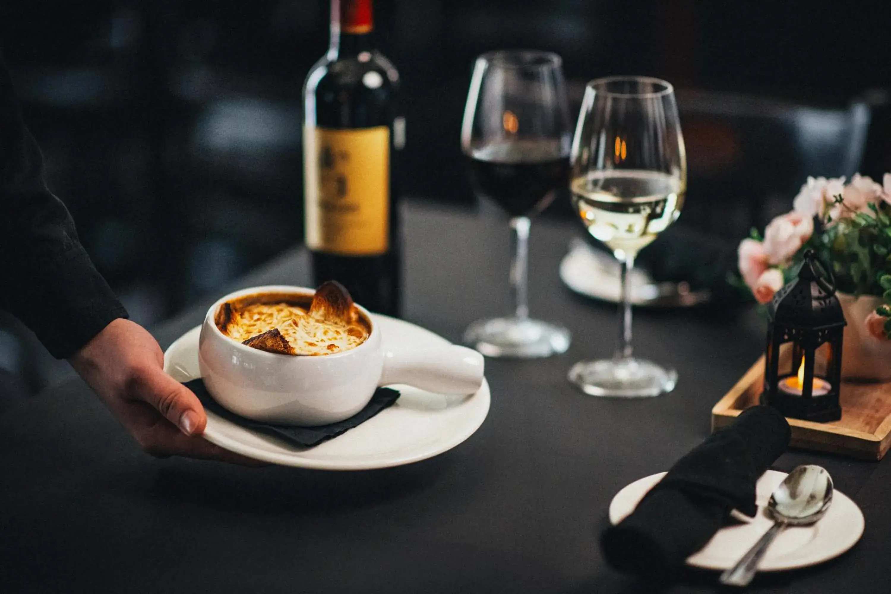 Food and drinks in Hotel Le Montagnais Food and drinks in Hotel Le Montagnais