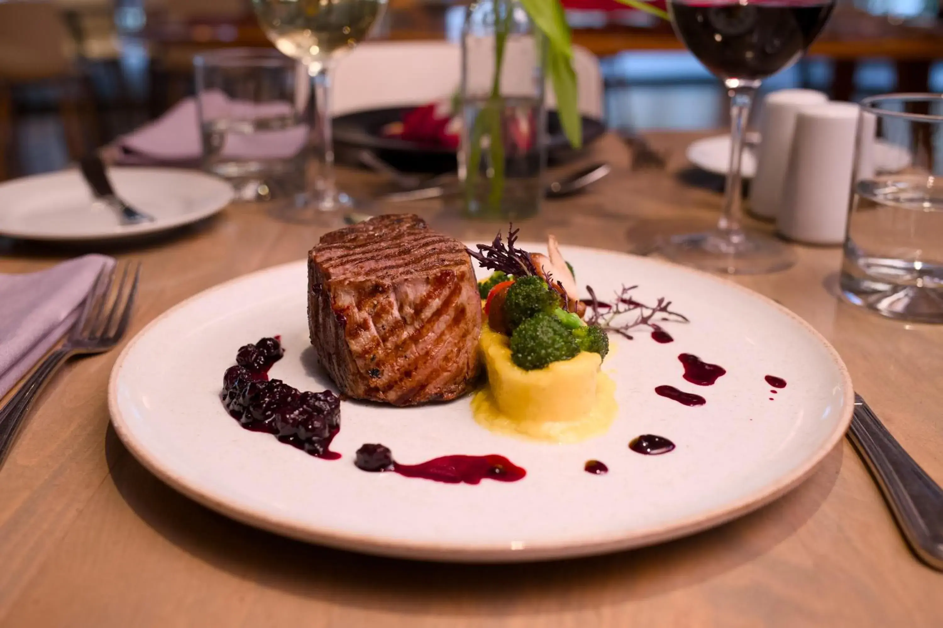 Restaurant/places to eat in Las Majadas Hotel & Centro de Reuniones Restaurant/places to eat in Las Majadas Hotel & Centro de Reuniones