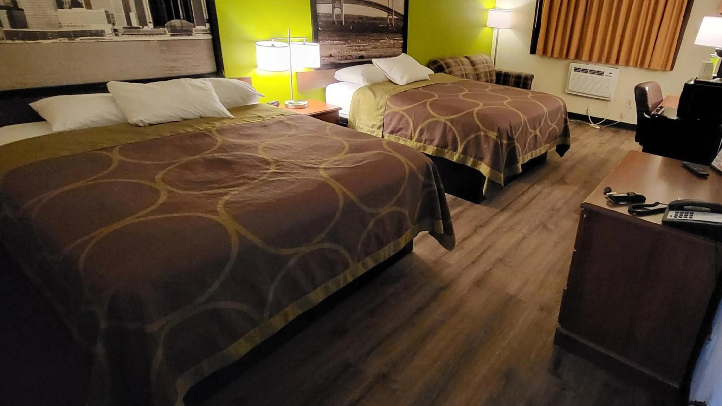 Bed in Super 8 by Wyndham Canton/Livonia Area