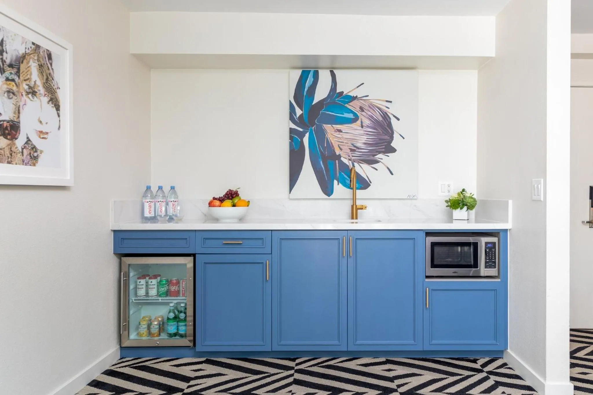 Photo of the whole room in Chamberlain West Hollywood