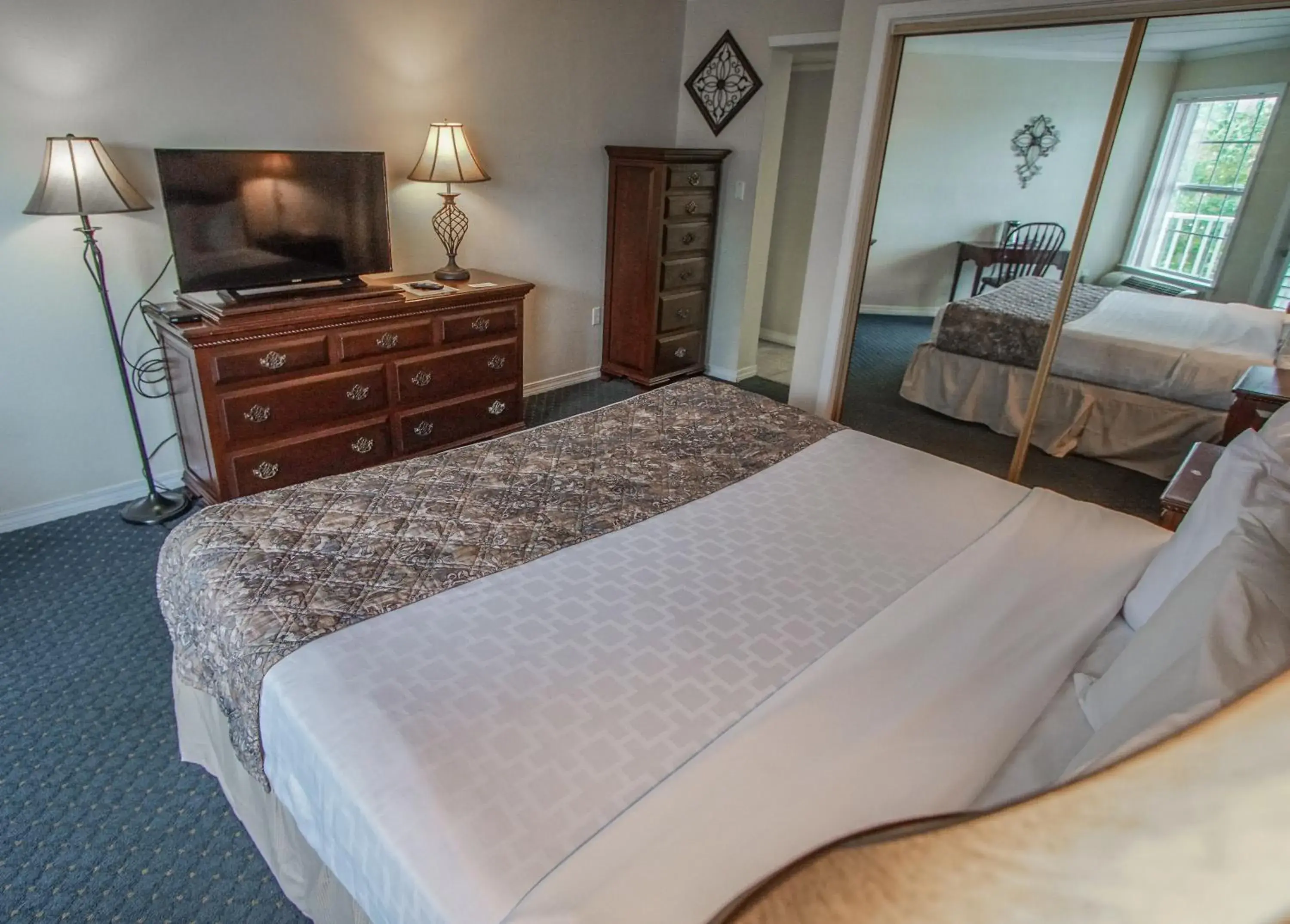 Single Room with Balcony in Marina Bay Resort Single Room with Balcony in Marina Bay Resort