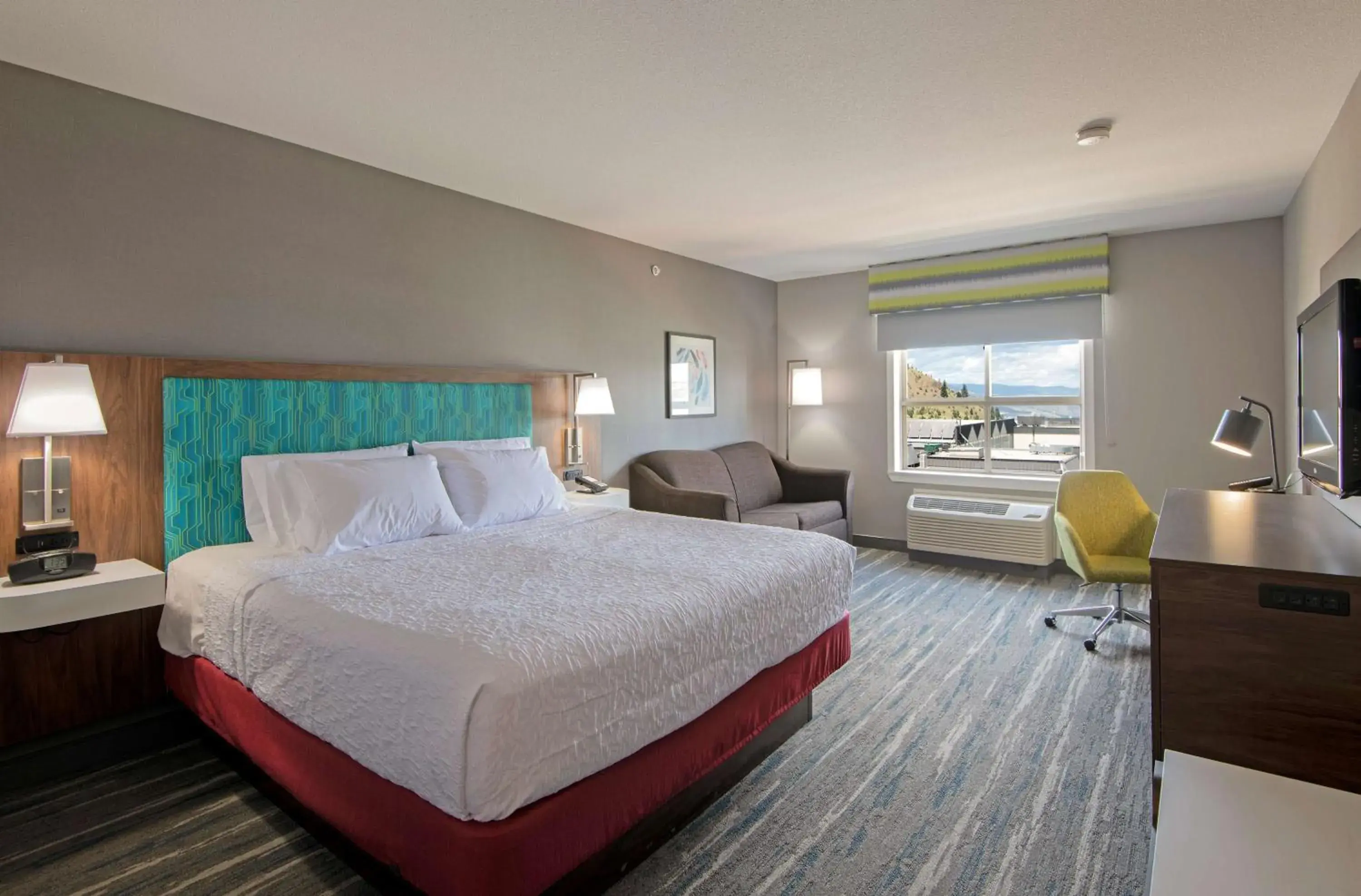 Bed in Hampton Inn by Hilton Kamloops Bed in Hampton Inn by Hilton Kamloops