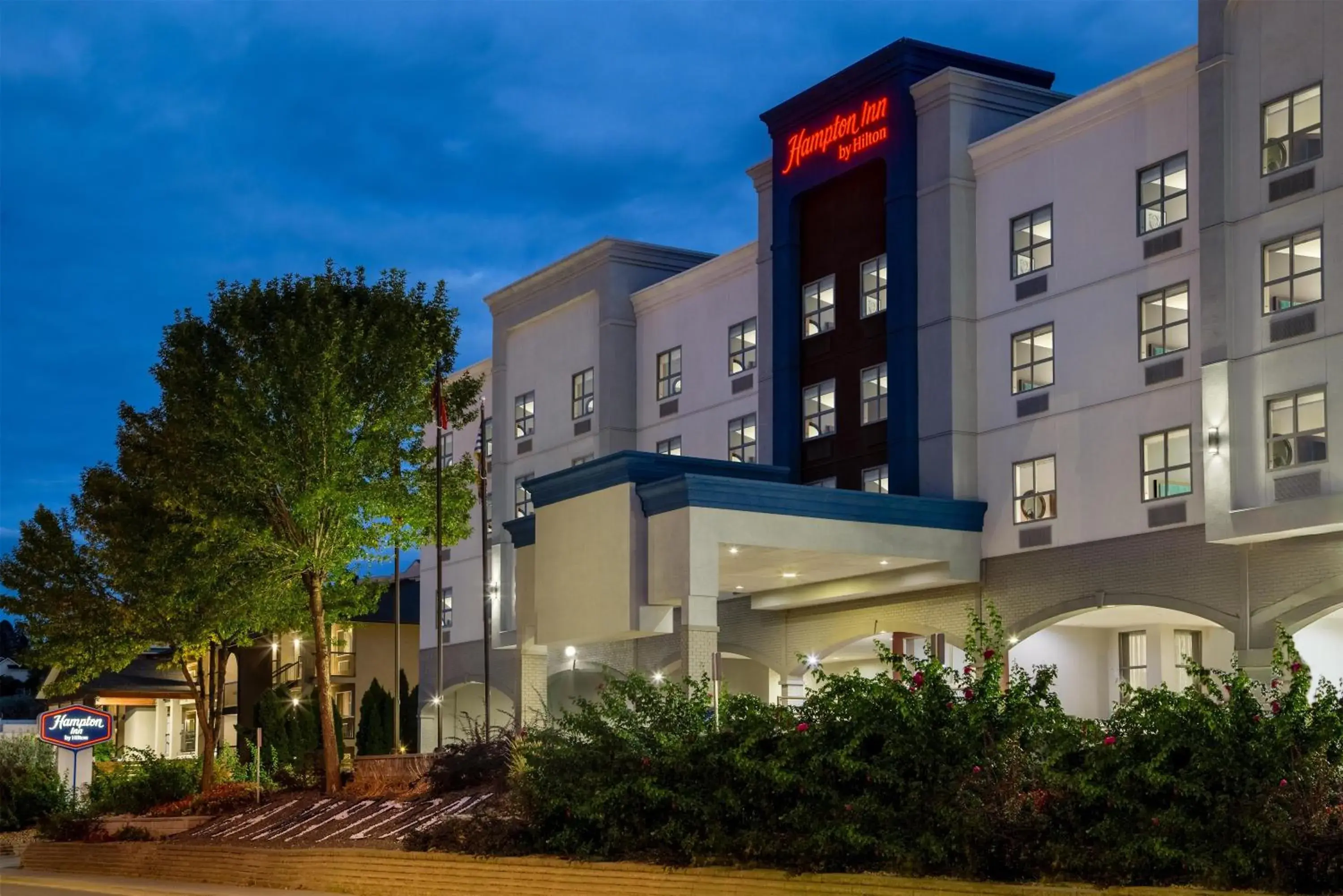 Property building in Hampton Inn by Hilton Kamloops Property building in Hampton Inn by Hilton Kamloops