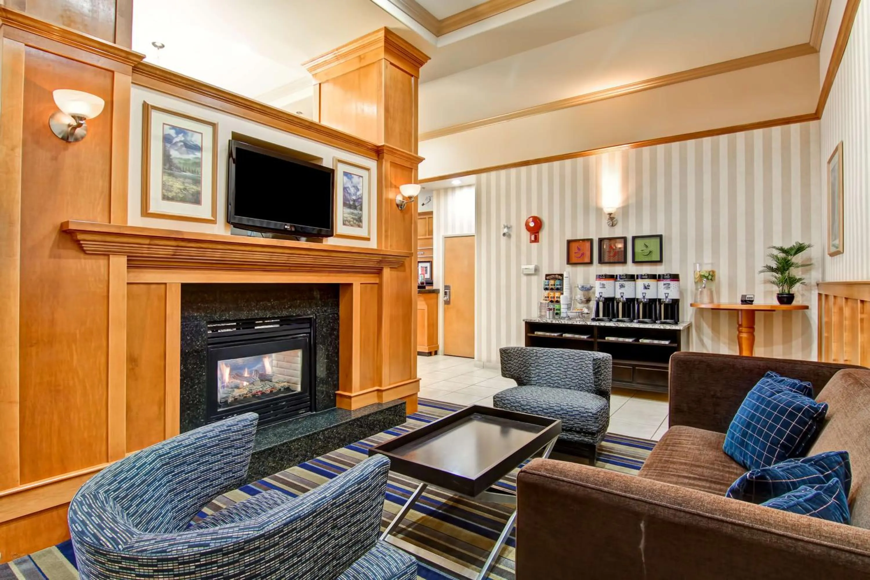 Lobby or reception in Hampton Inn by Hilton Kamloops