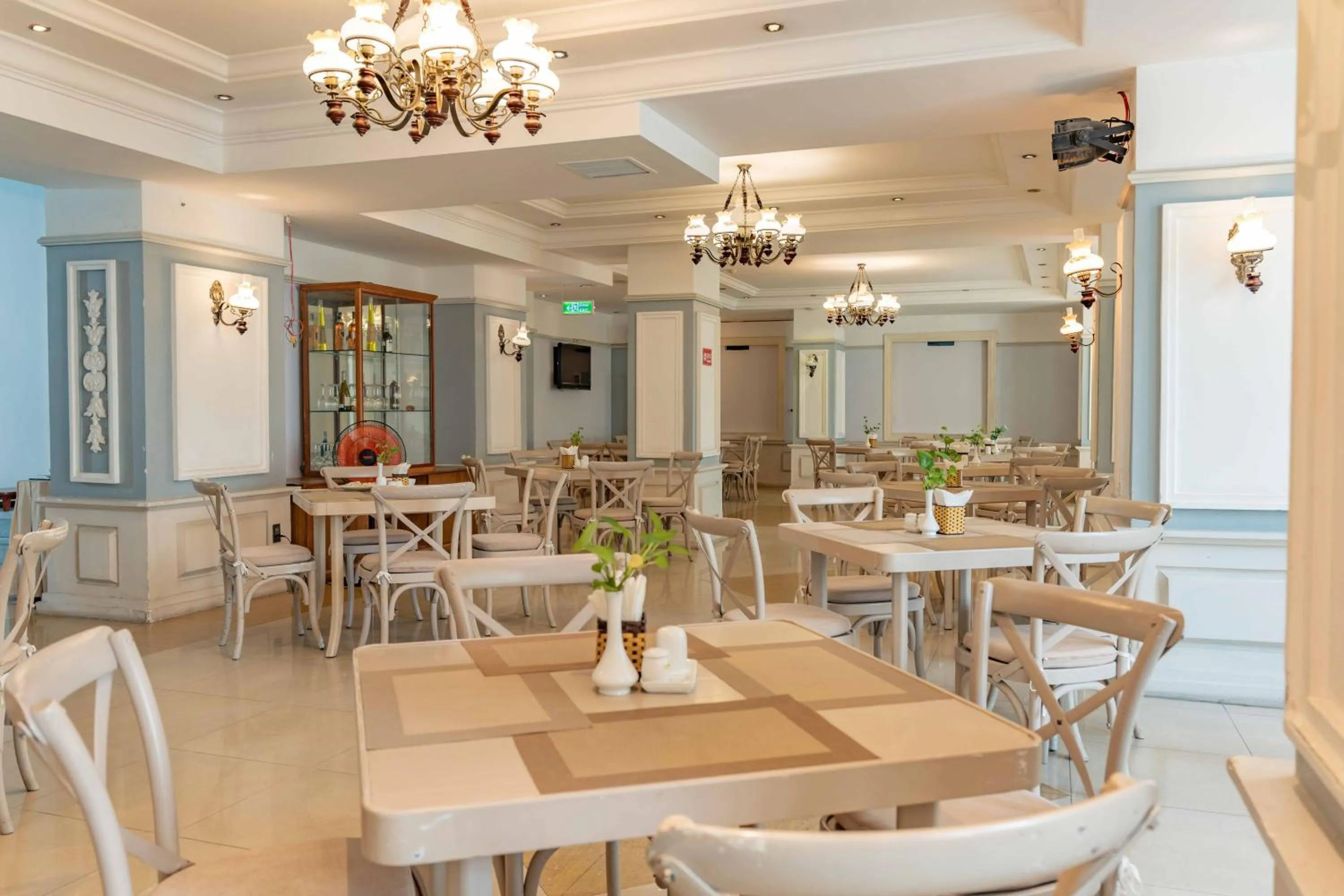 Restaurant/places to eat in Rembrandt Hotel Nha Trang