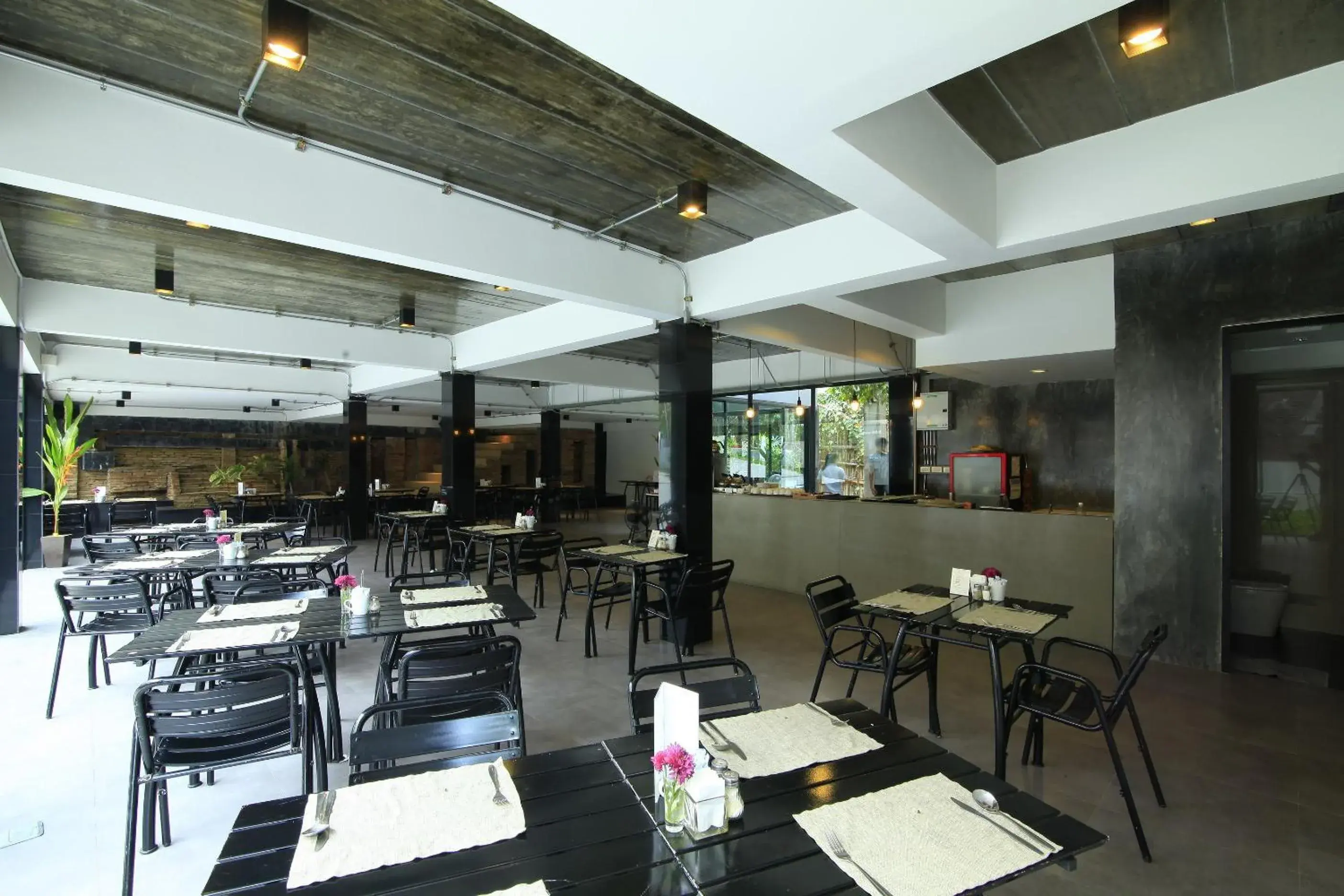 Restaurant/places to eat in Aonang Paradise Resort Krabi Restaurant/places to eat in Aonang Paradise Resort Krabi