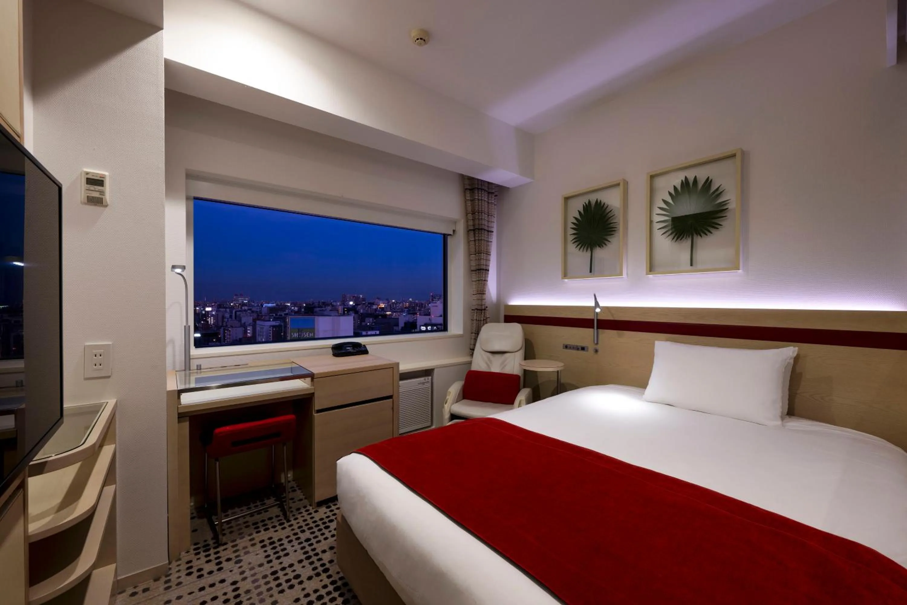 Photo of the whole room, Bed in remm Akihabara