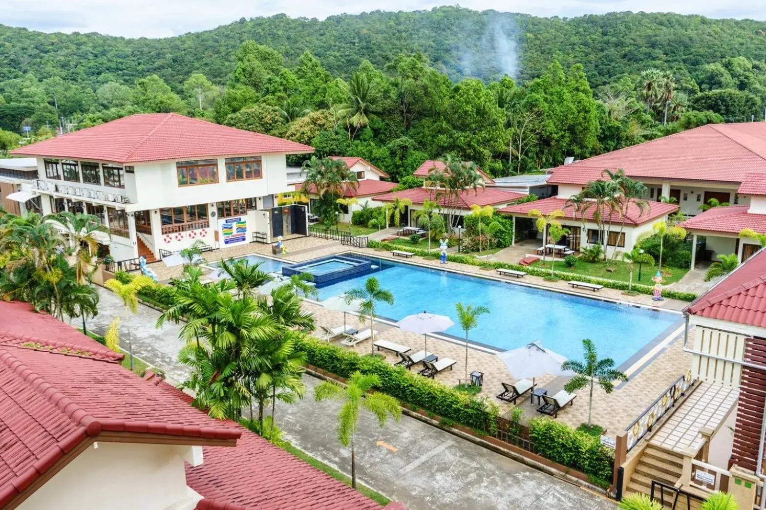 Pool view in New Travel Beach Hotel & Resort Pool view in New Travel Beach Hotel & Resort