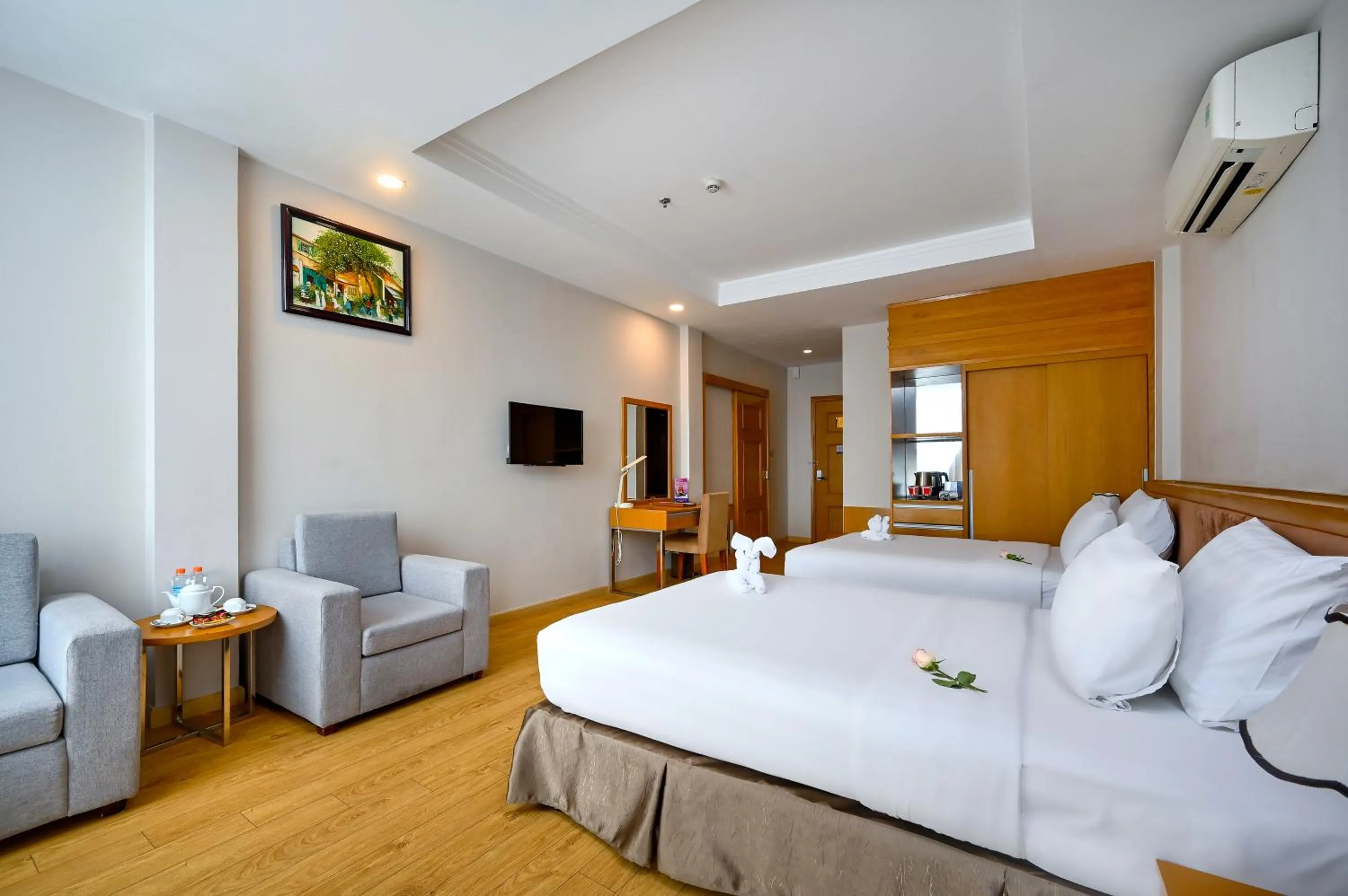 TV and multimedia, Bed in TTC Hotel Deluxe Airport