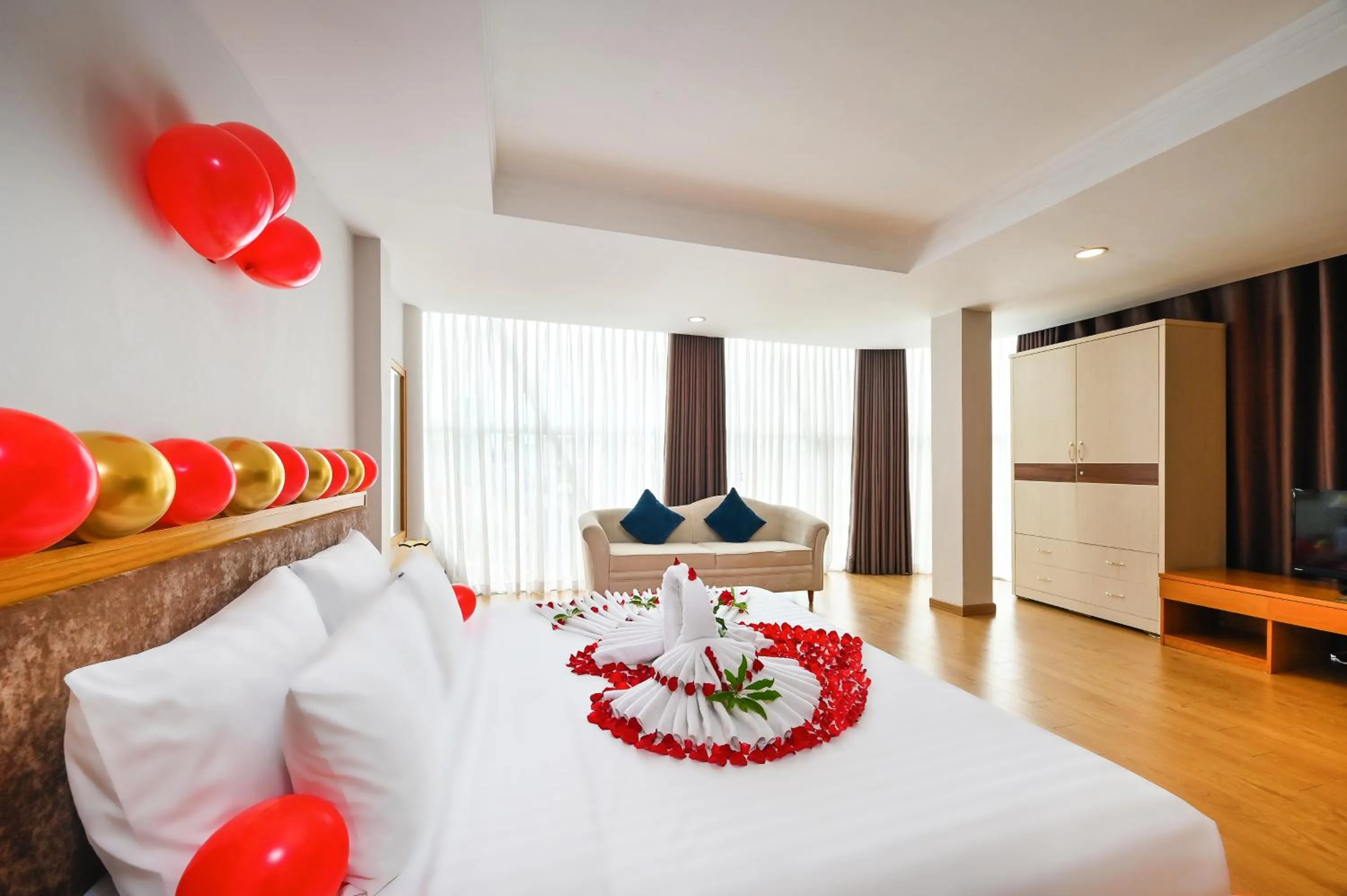 Coffee/tea facilities, Bed in TTC Hotel Deluxe Airport