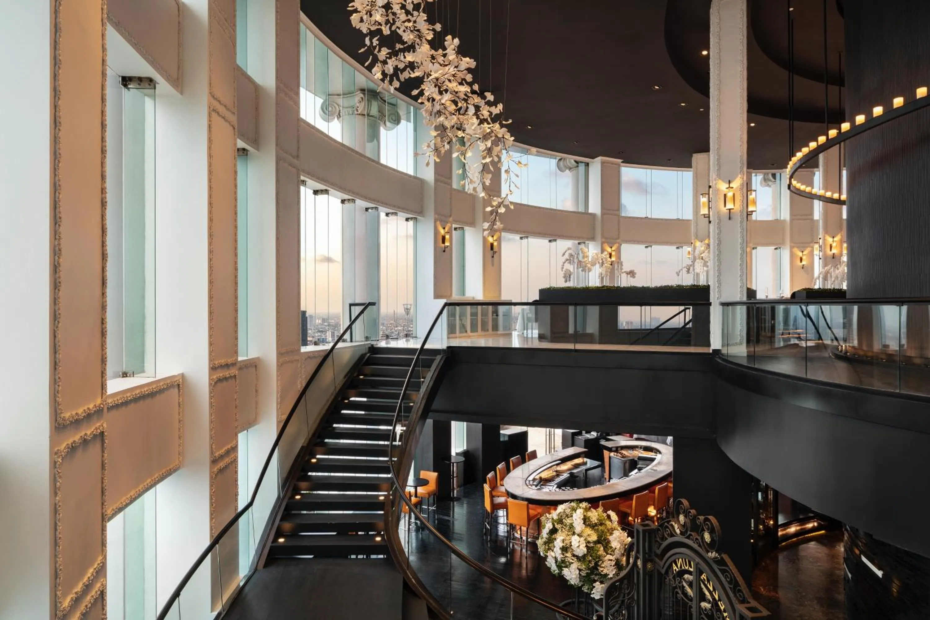 Restaurant/places to eat in lebua at State Tower