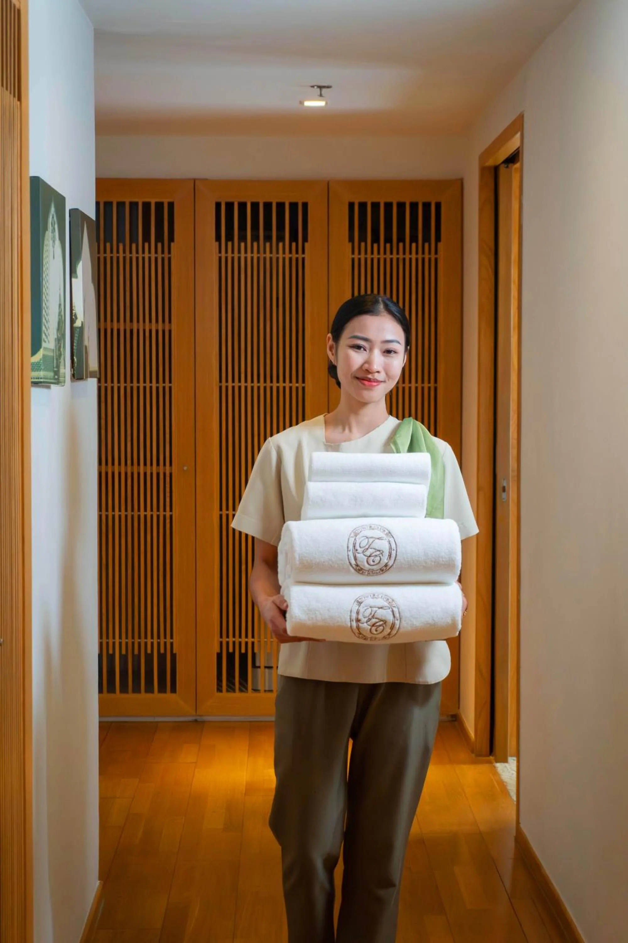 Staff in lebua at State Tower