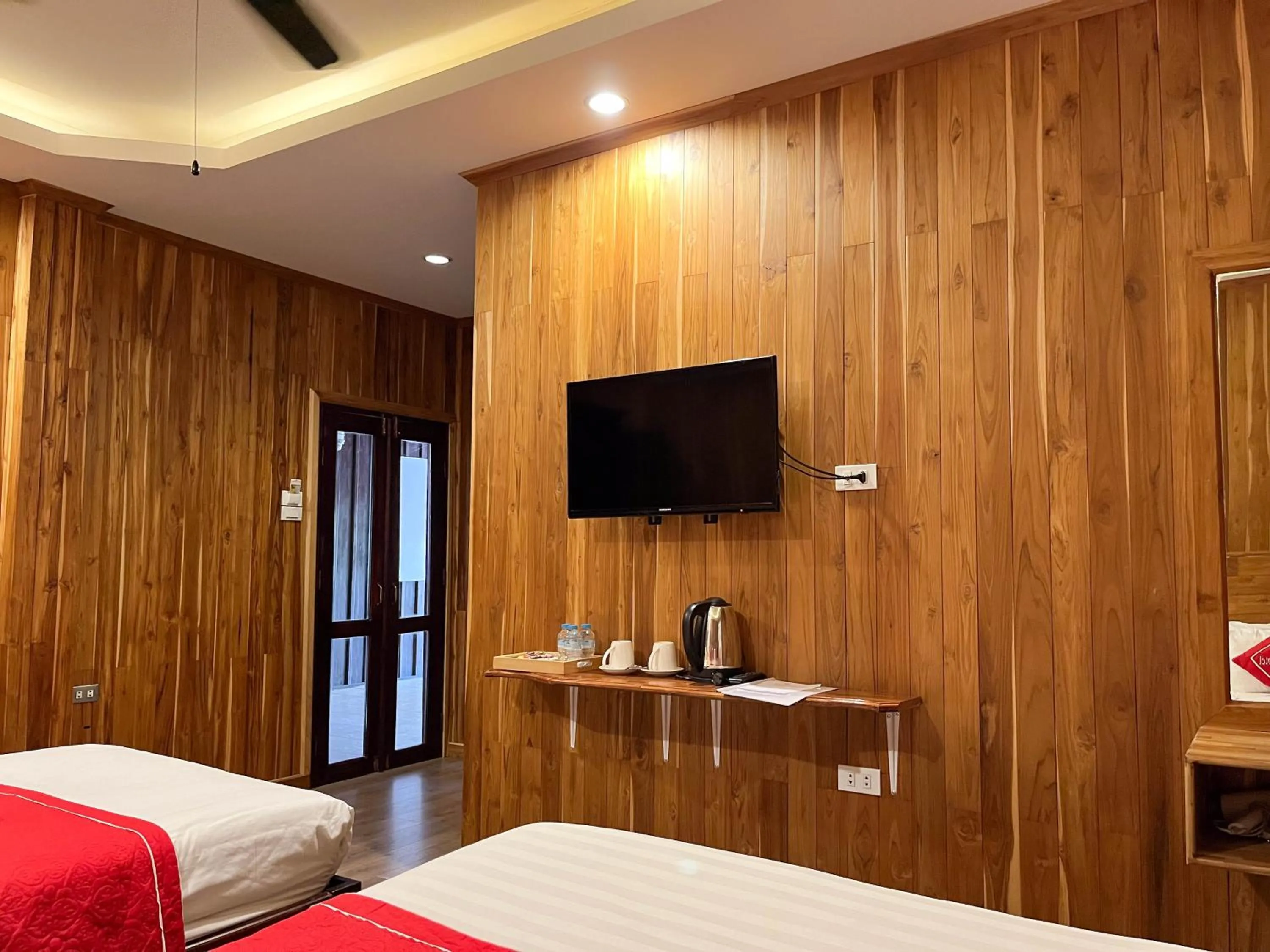 Bedroom, Bed in Villa Oasis