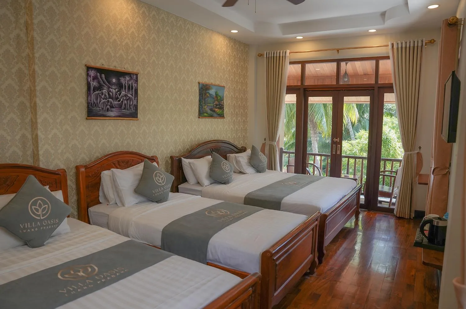 Photo of the whole room, Bed in Villa Oasis