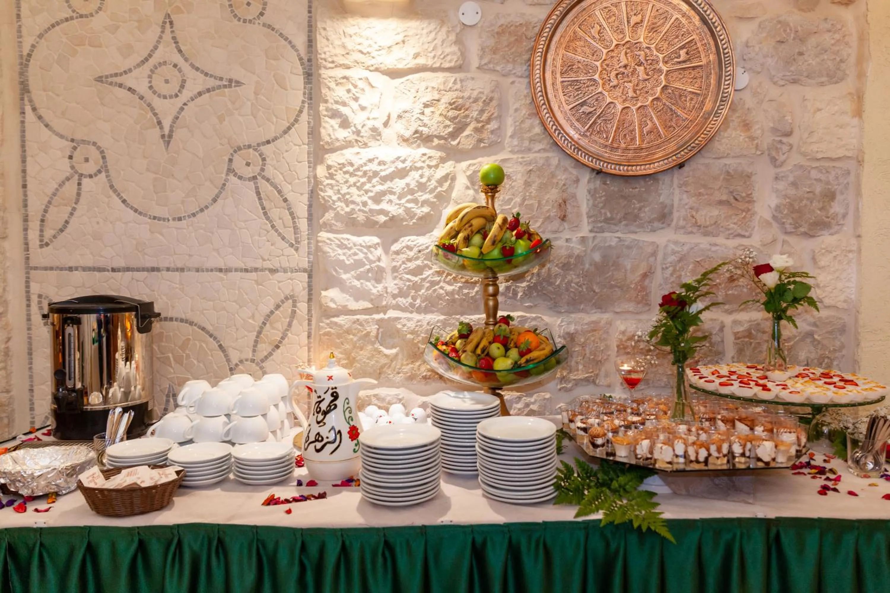Food and drinks in Azzahra Boutique Hotel & Restaurant - Jerusalem