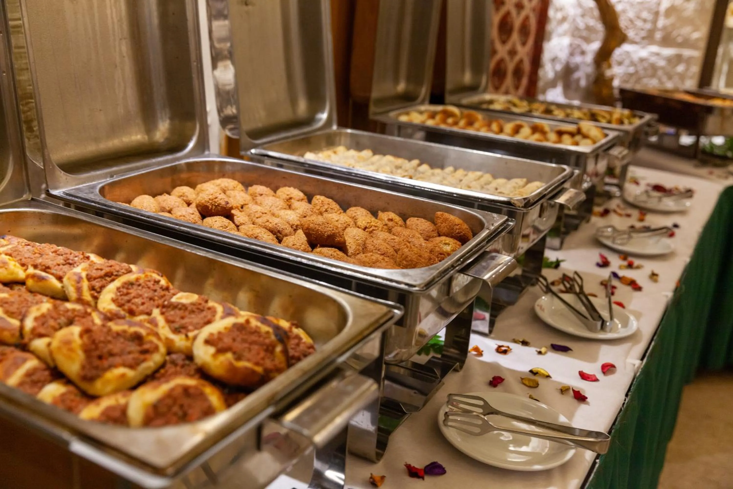 Food and drinks in Azzahra Boutique Hotel & Restaurant - Jerusalem