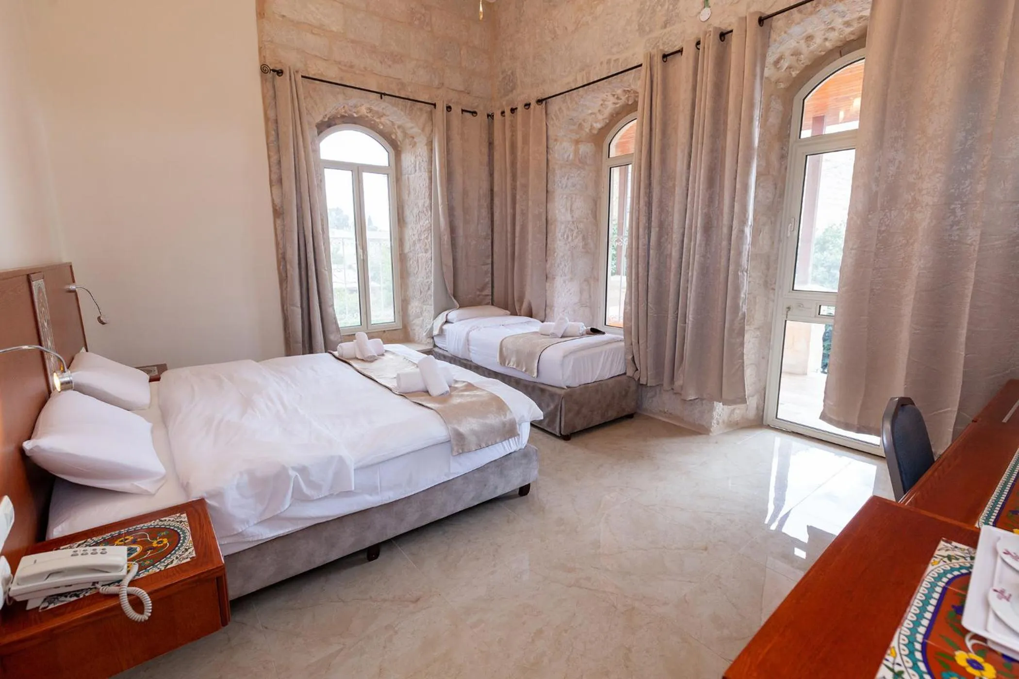 Bed in Azzahra Boutique Hotel & Restaurant - Jerusalem