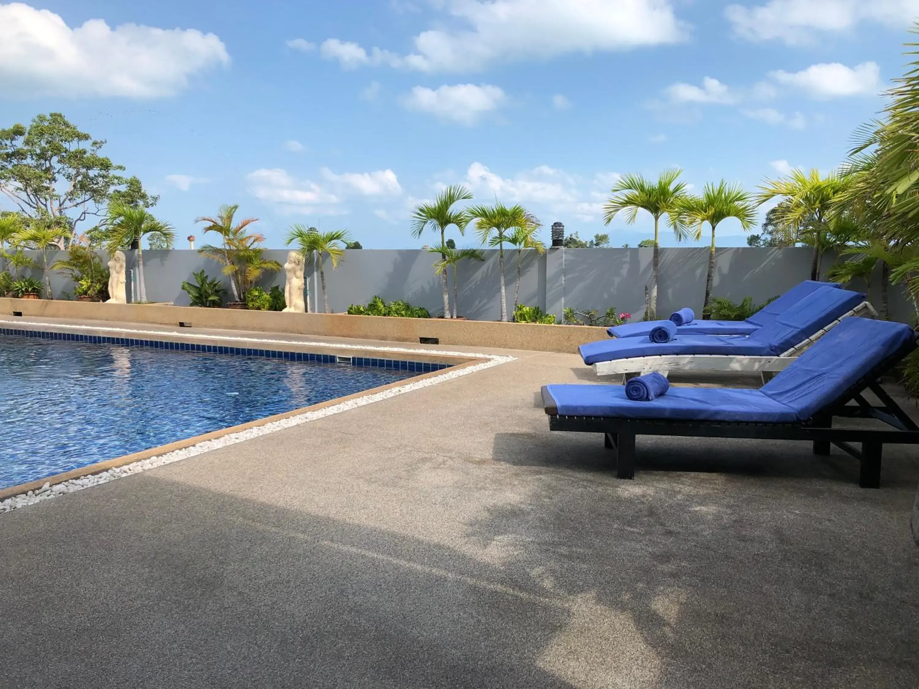 Swimming pool in Amarin Samui Hotel - SHA Plus Certified Swimming pool in Amarin Samui Hotel - SHA Plus Certified