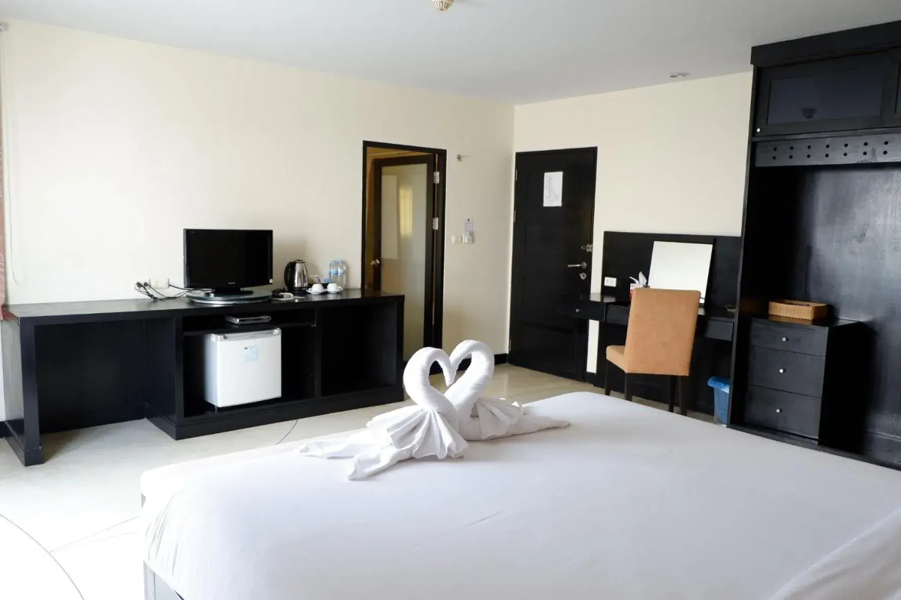 Photo of the whole room, Bed in Amarin Samui Hotel - SHA Plus Certified Photo of the whole room, Bed in Amarin Samui Hotel - SHA Plus Certified