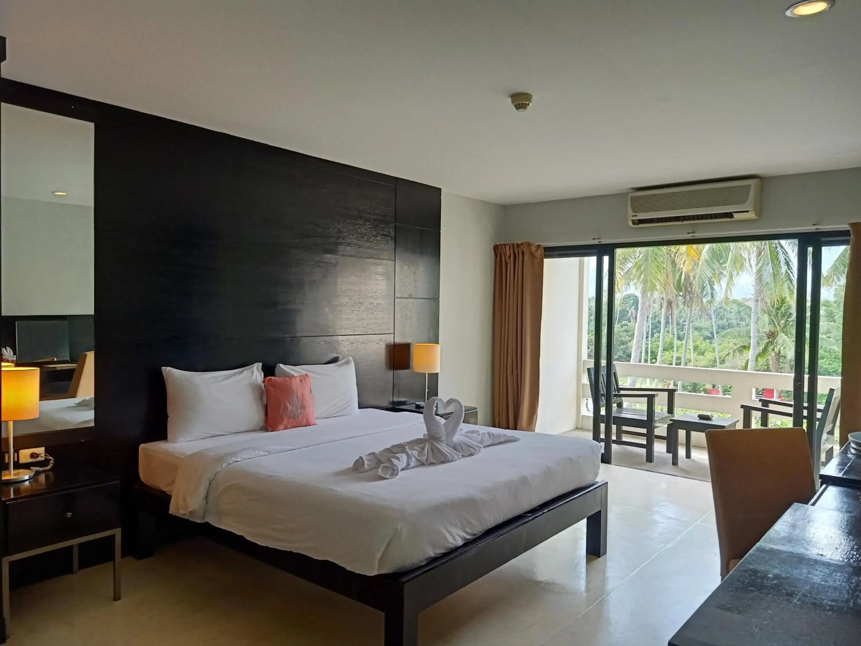 Bed in Amarin Samui Hotel - SHA Plus Certified Bed in Amarin Samui Hotel - SHA Plus Certified