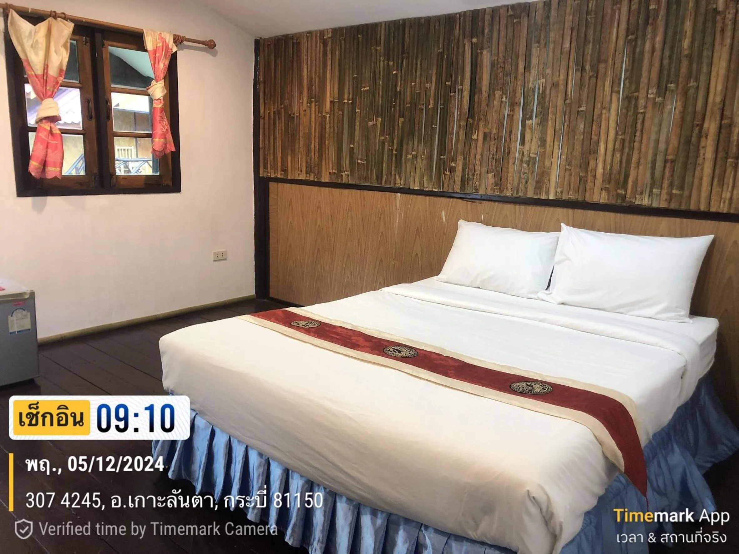 Bed in Moonwalk Lanta Resort