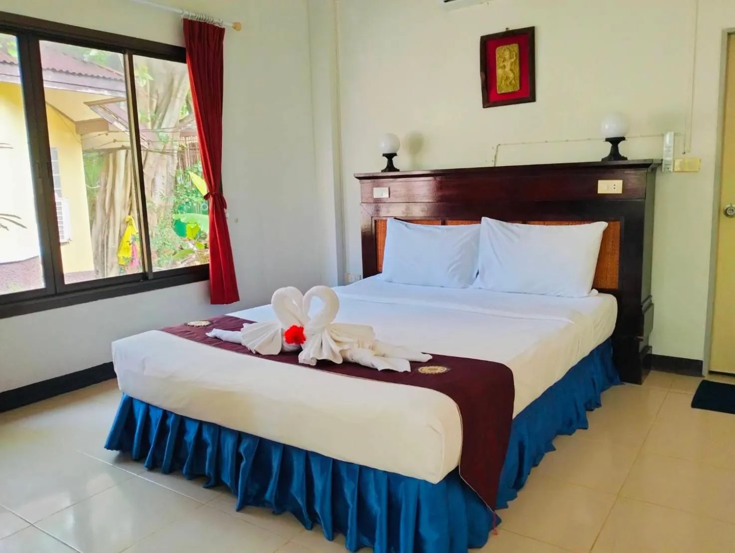 Bed in Moonwalk Lanta Resort