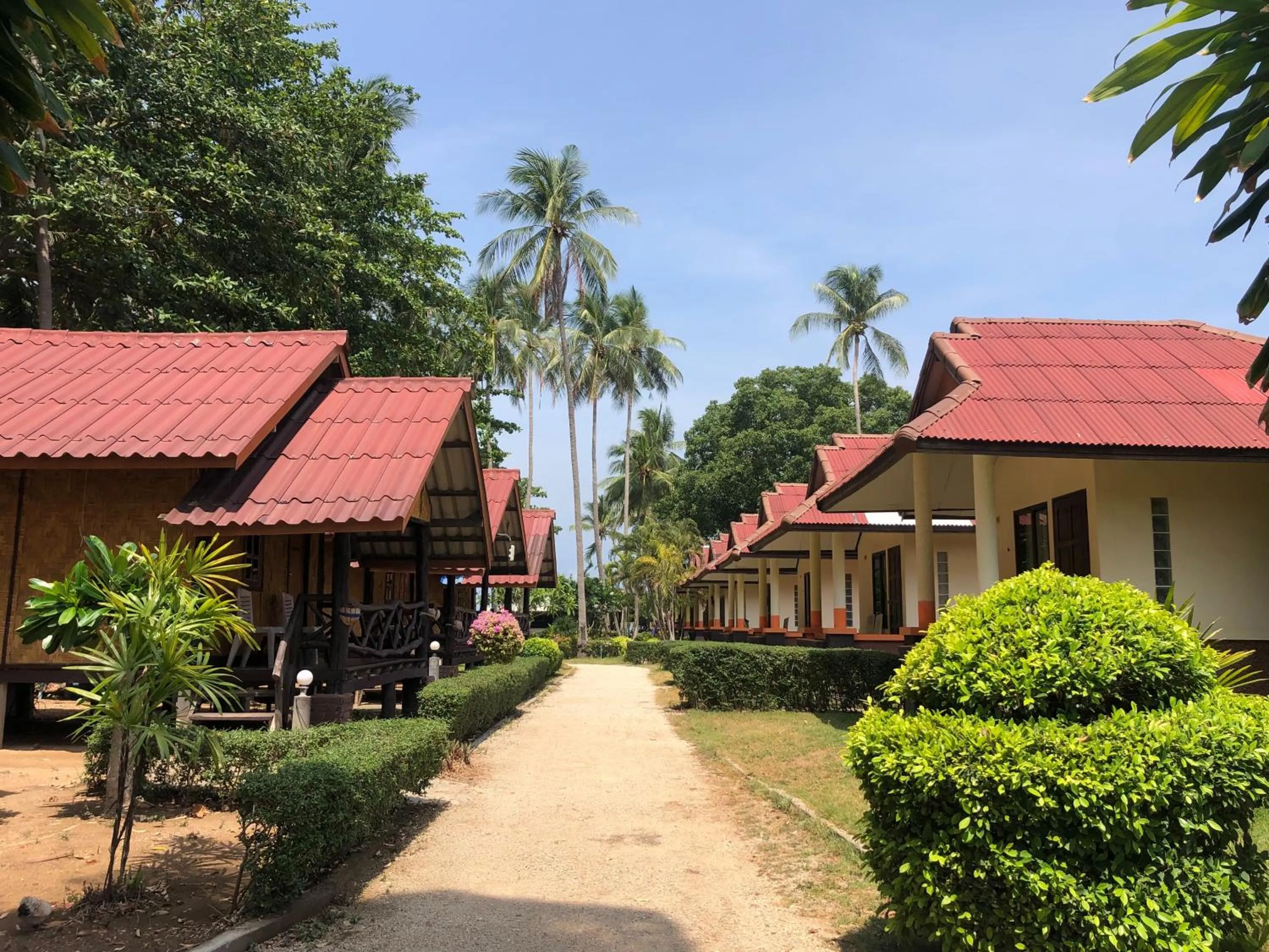 Moonwalk Lanta Resort