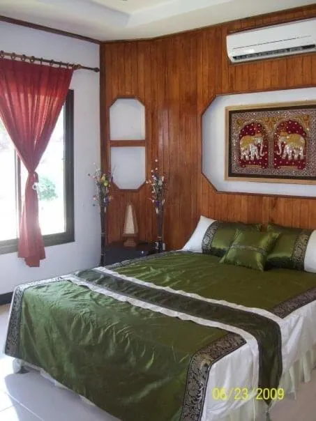 Bed in Moonwalk Lanta Resort