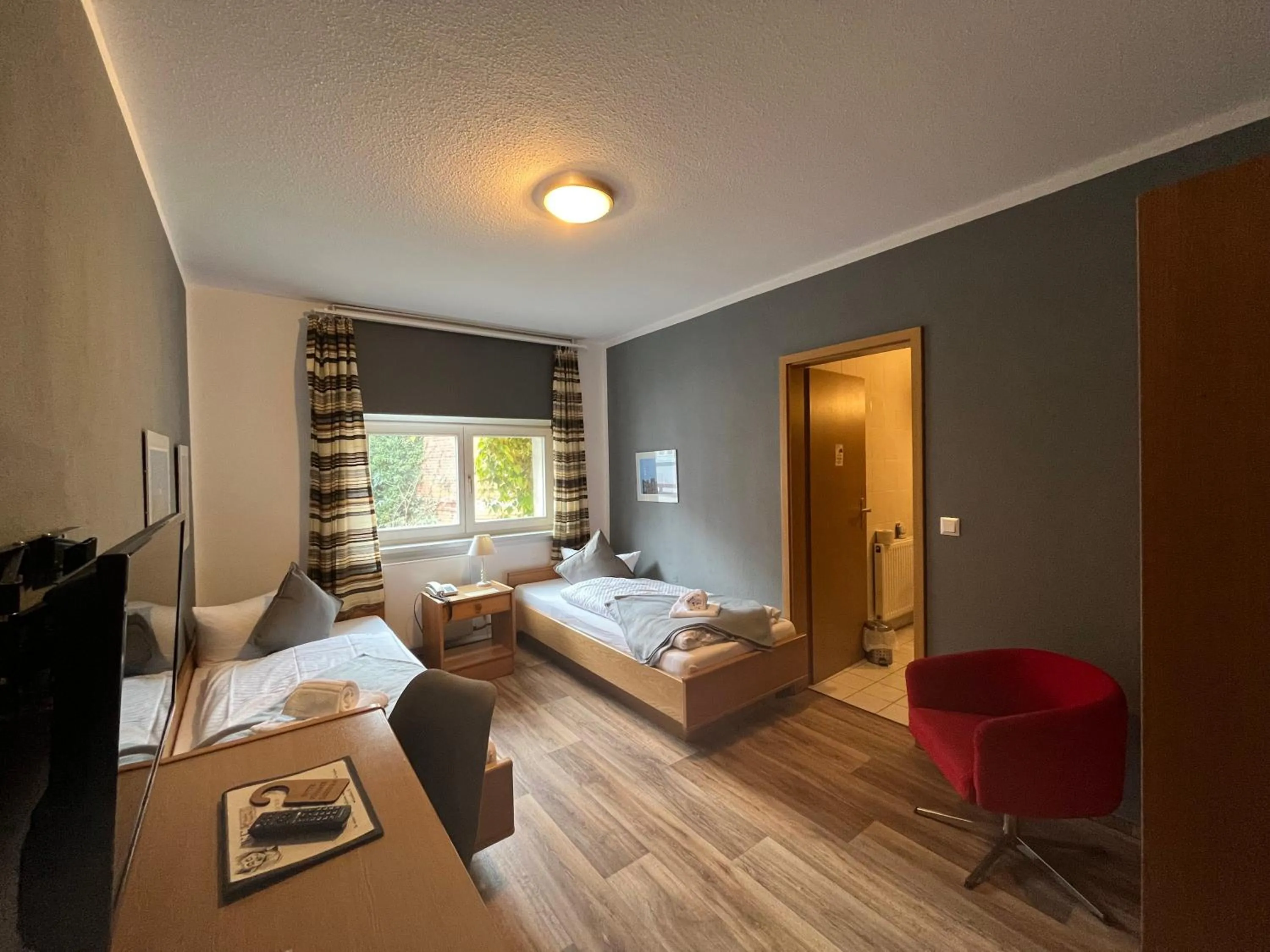 Property building, Bed in Exempel Schlafstuben und Quartier Langer Hals