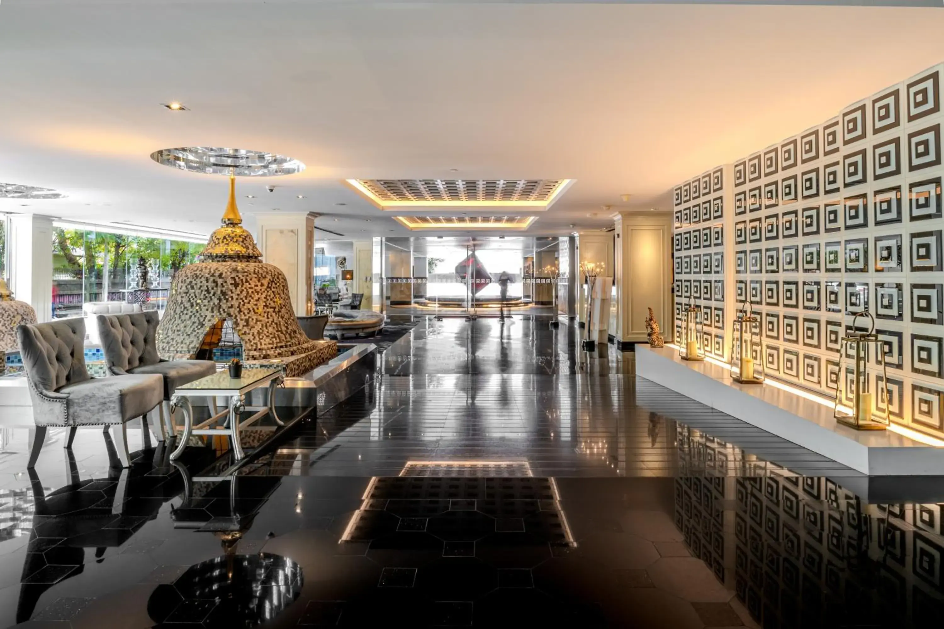 Lobby or reception in Night Hotel Bangkok - Sukhumvit 15 Lobby or reception in Night Hotel Bangkok - Sukhumvit 15