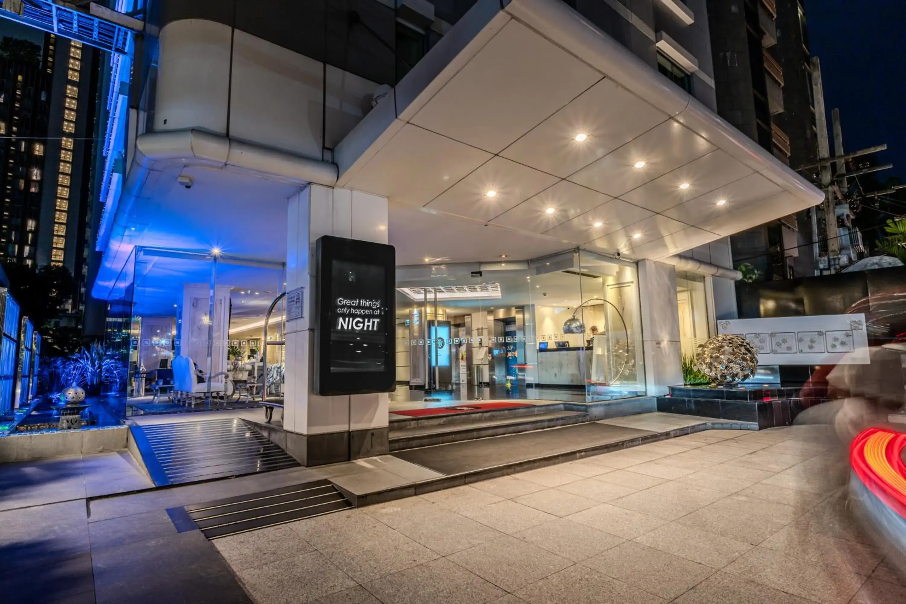Property building in Night Hotel Bangkok - Sukhumvit 15 Property building in Night Hotel Bangkok - Sukhumvit 15