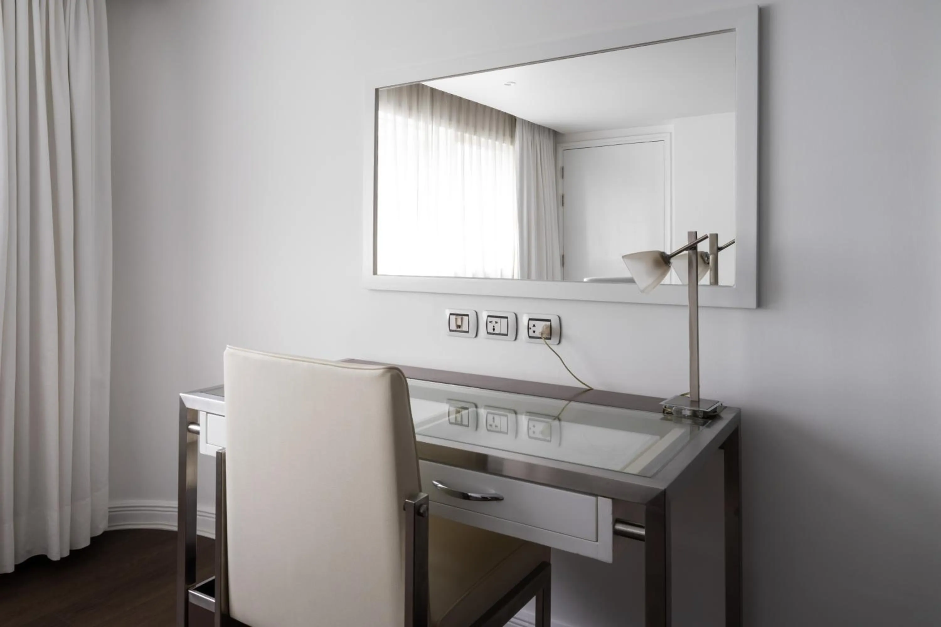 Bedroom in Night Hotel Bangkok - Sukhumvit 15