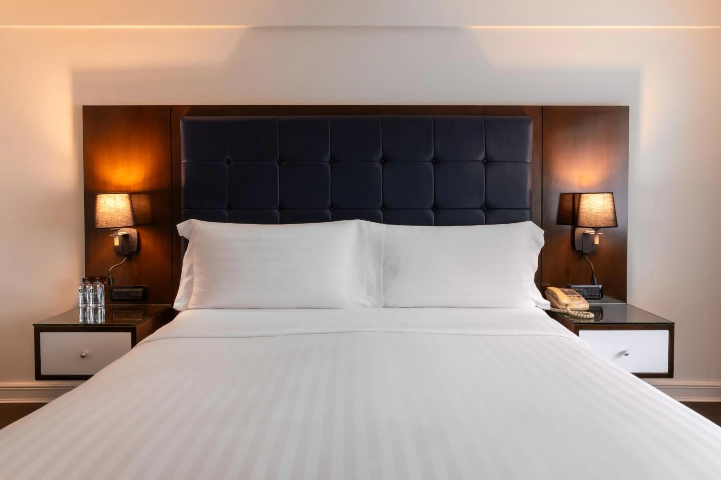 Bed in Night Hotel Bangkok - Sukhumvit 15