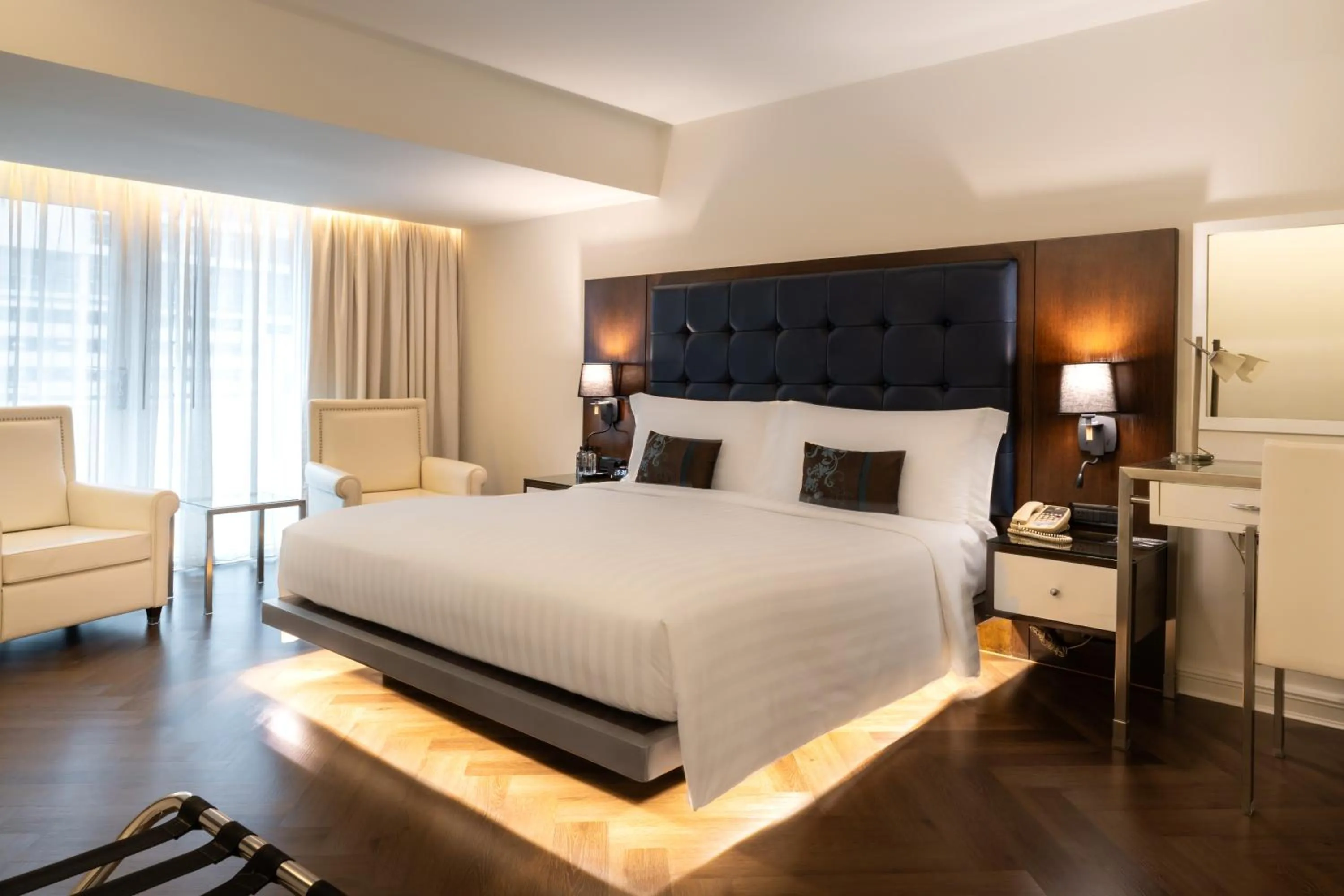 Bedroom, Bed in Night Hotel Bangkok - Sukhumvit 15