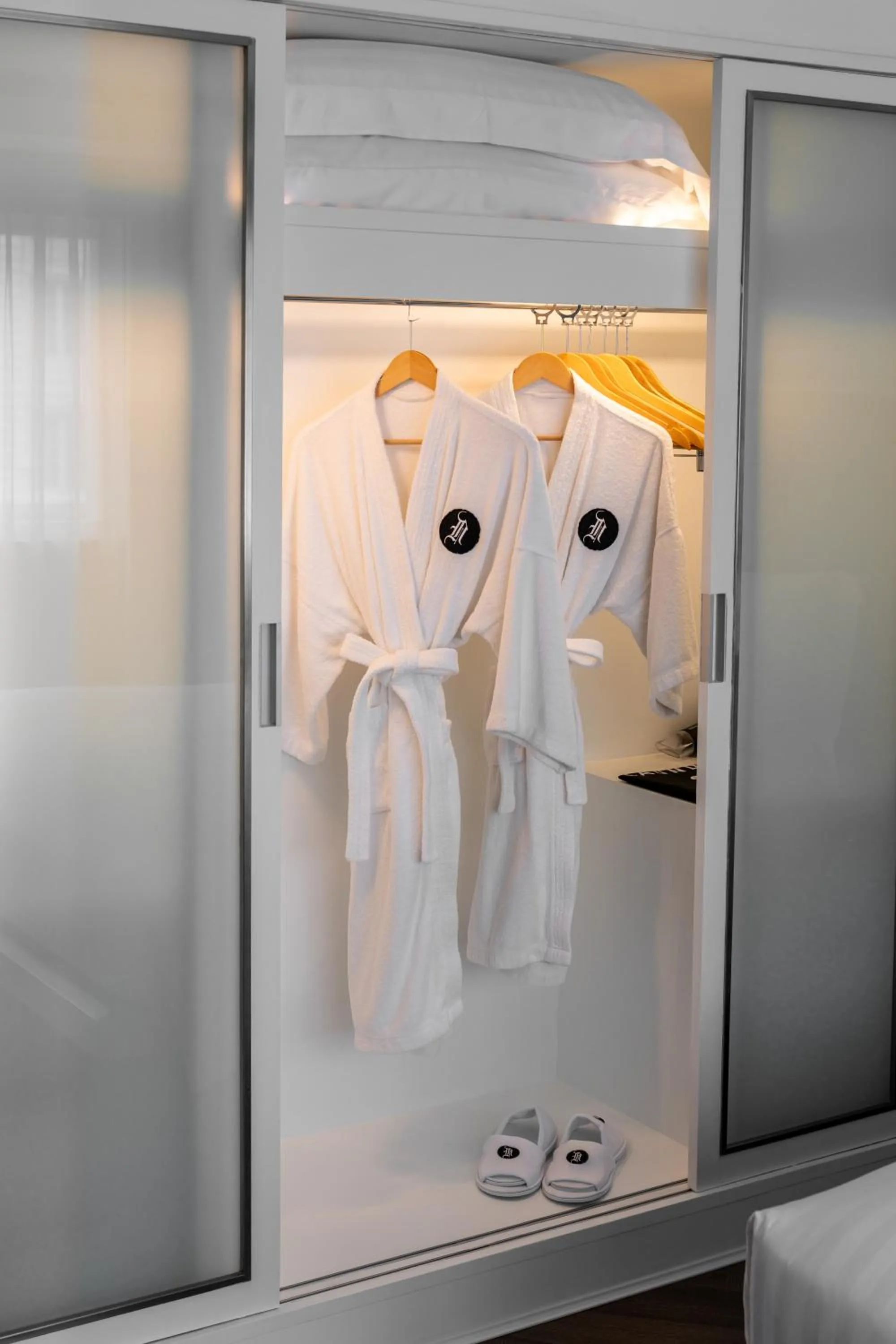 wardrobe in Night Hotel Bangkok - Sukhumvit 15